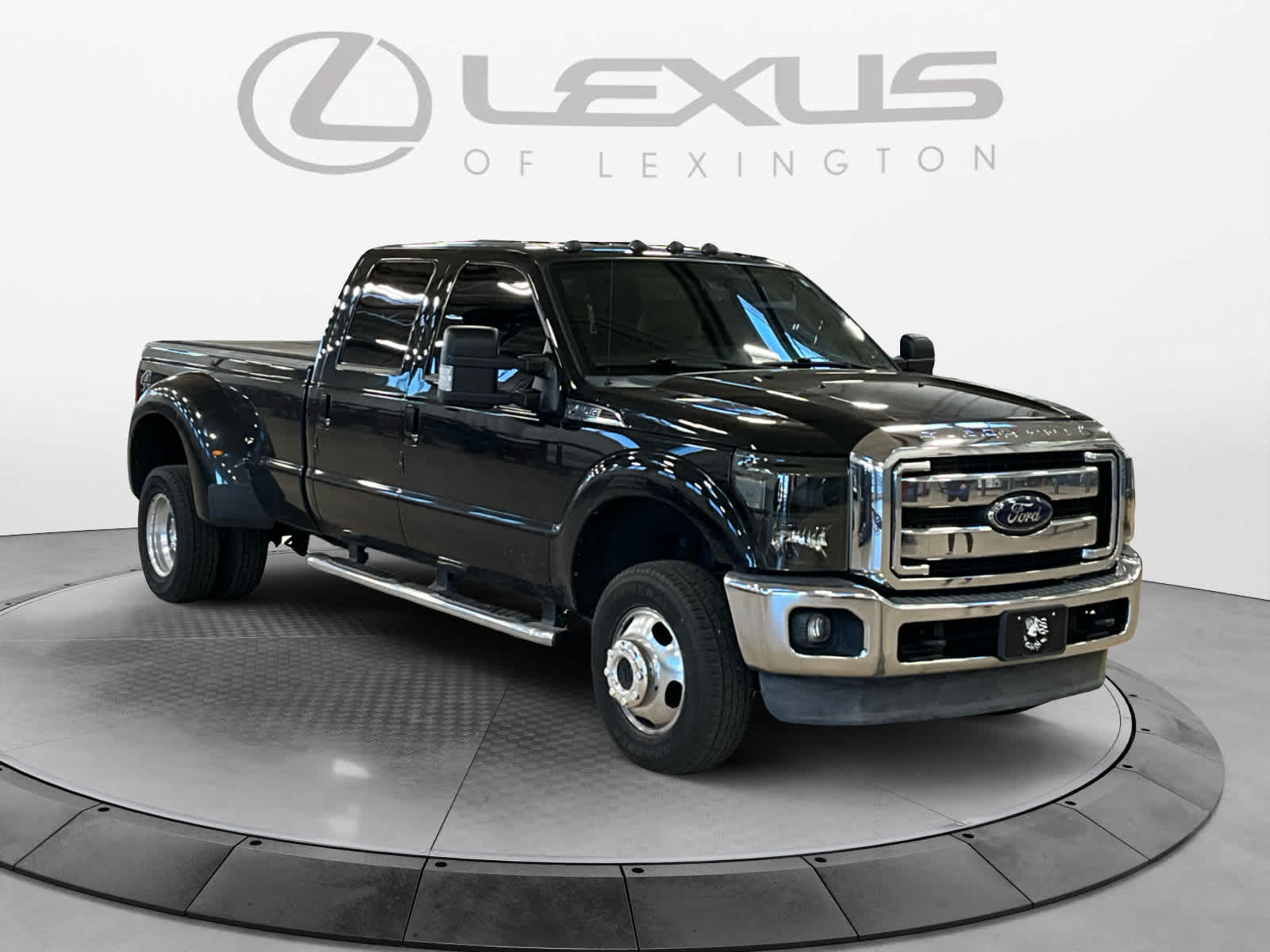 2014 Ford Super Duty F-350 DRW Pickup Lariat
