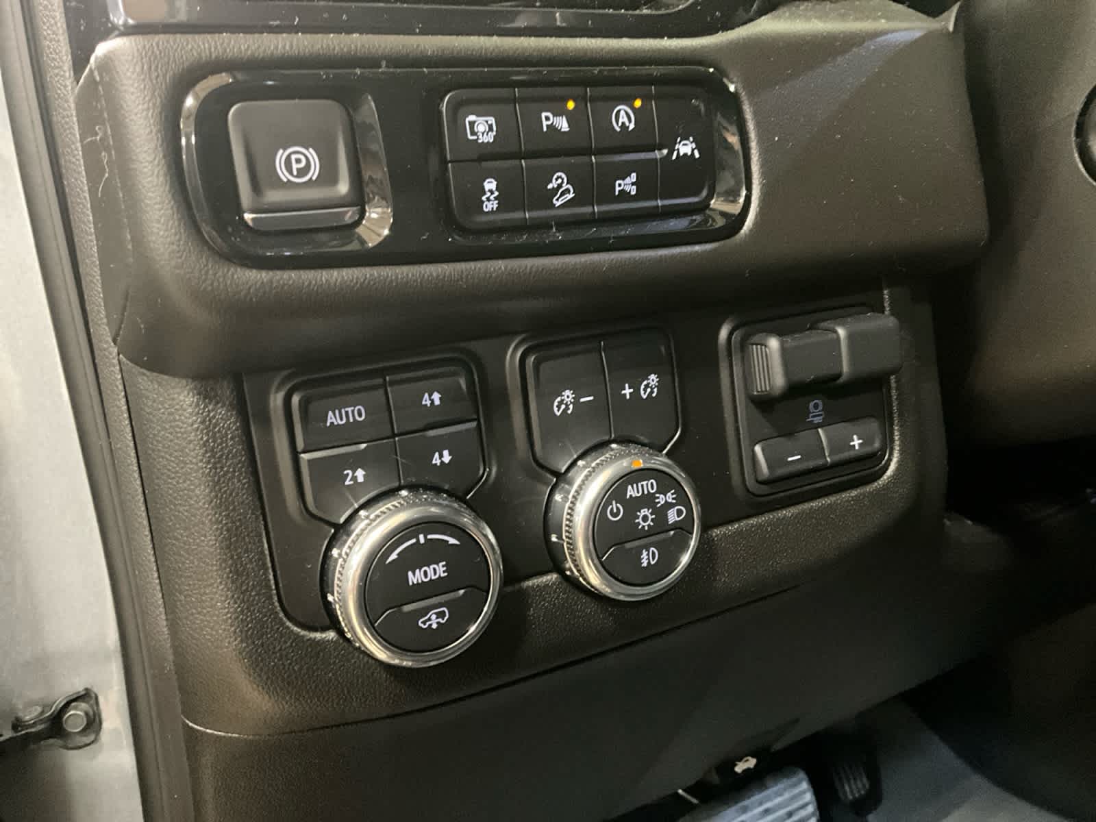 2025 GMC Yukon AT4