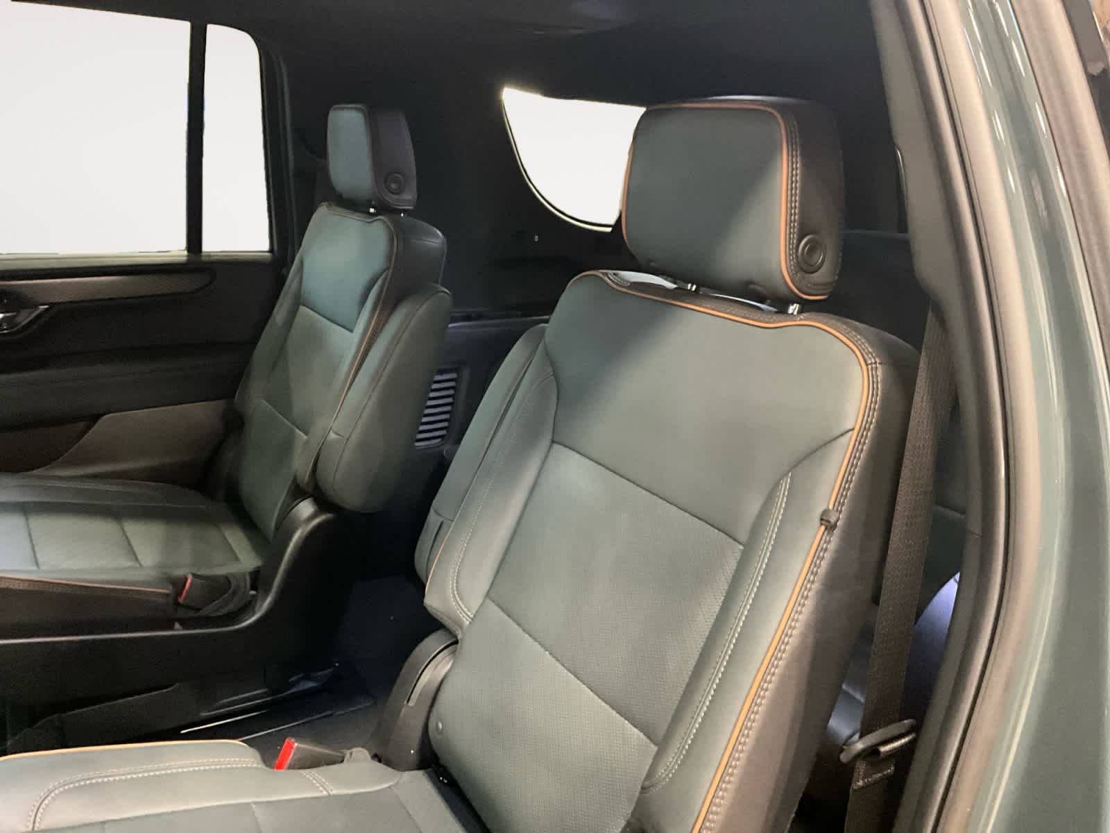 2025 GMC Yukon XL AT4