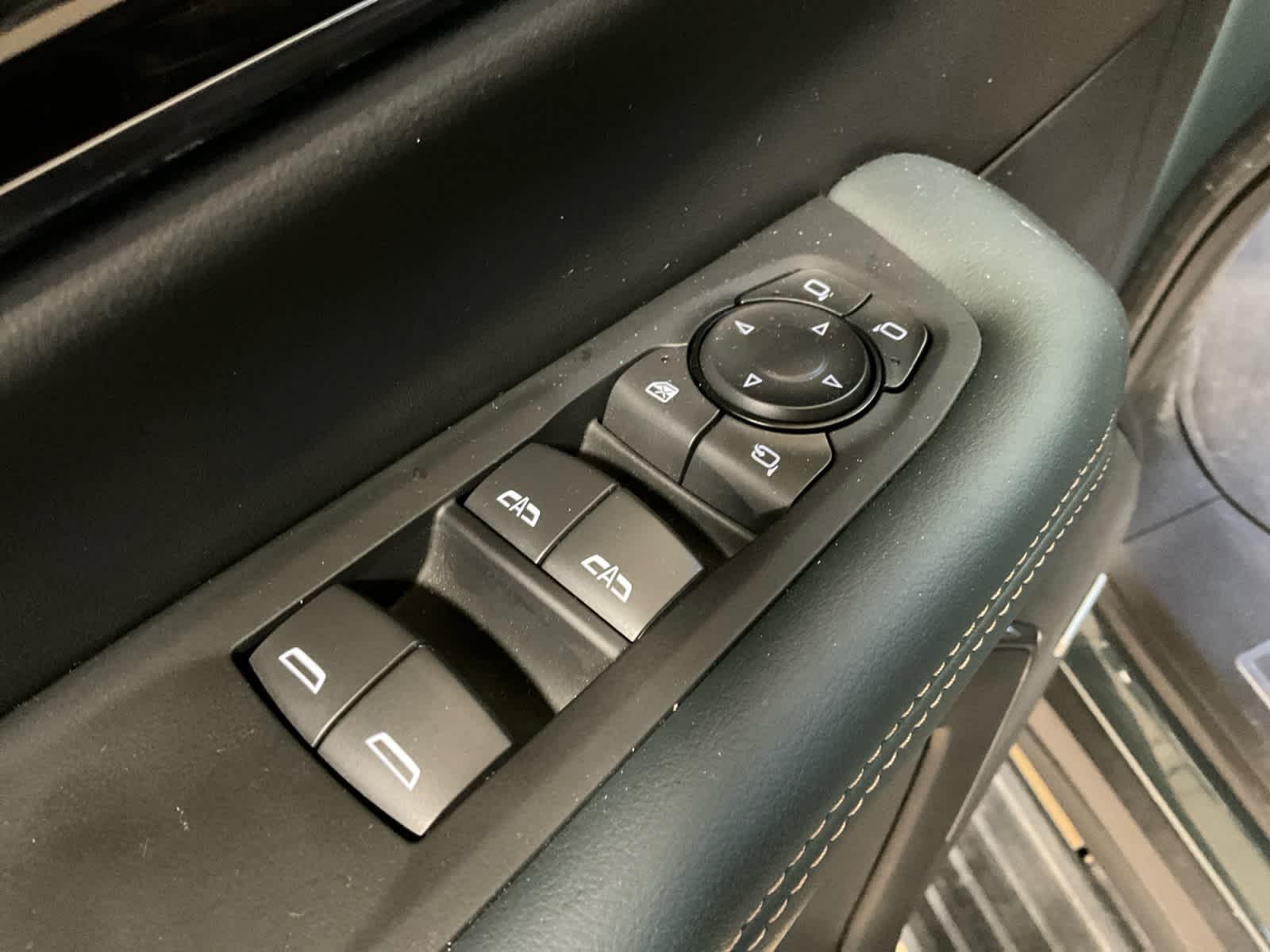 2025 GMC Yukon XL AT4