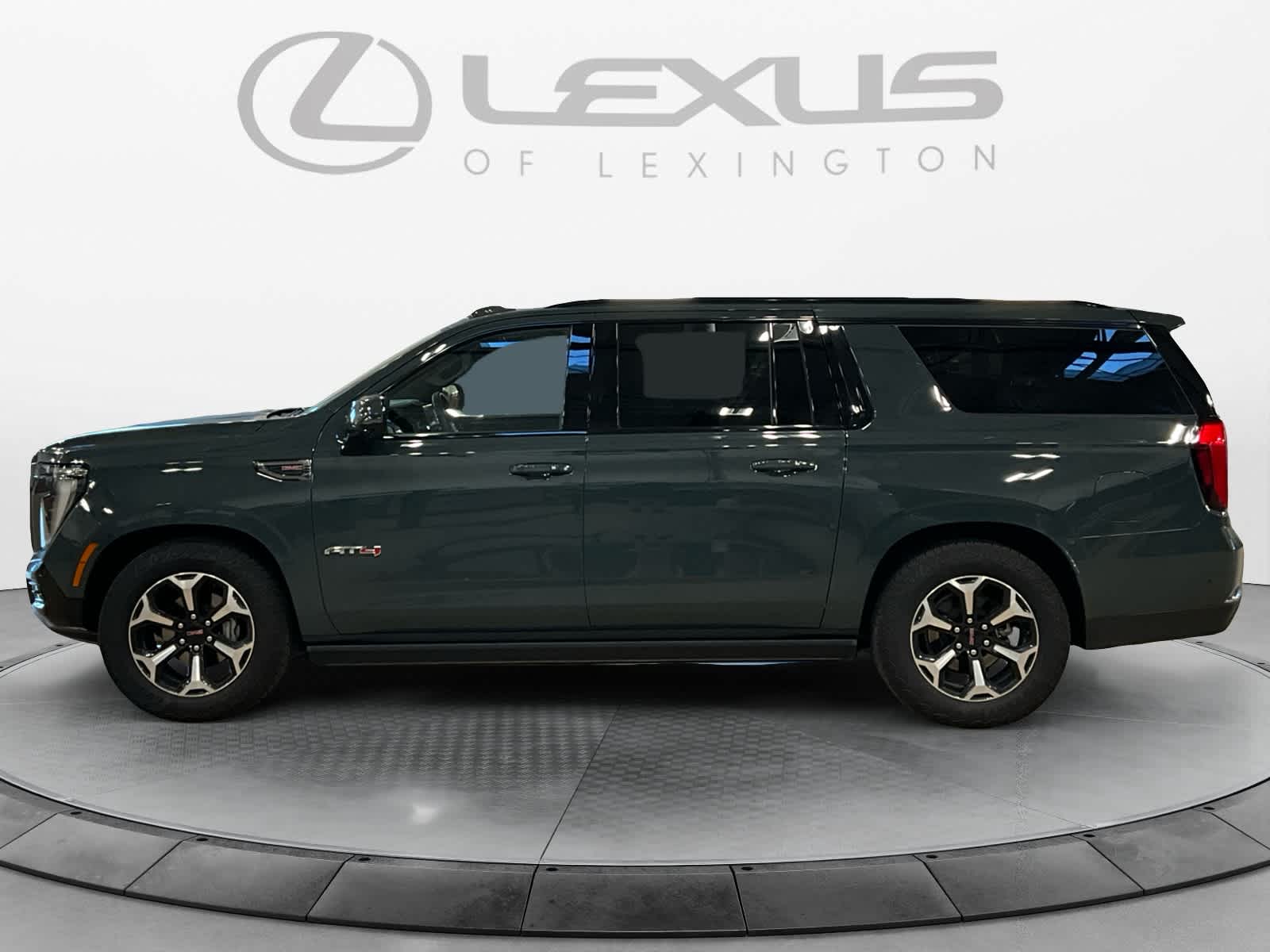 2025 GMC Yukon XL AT4