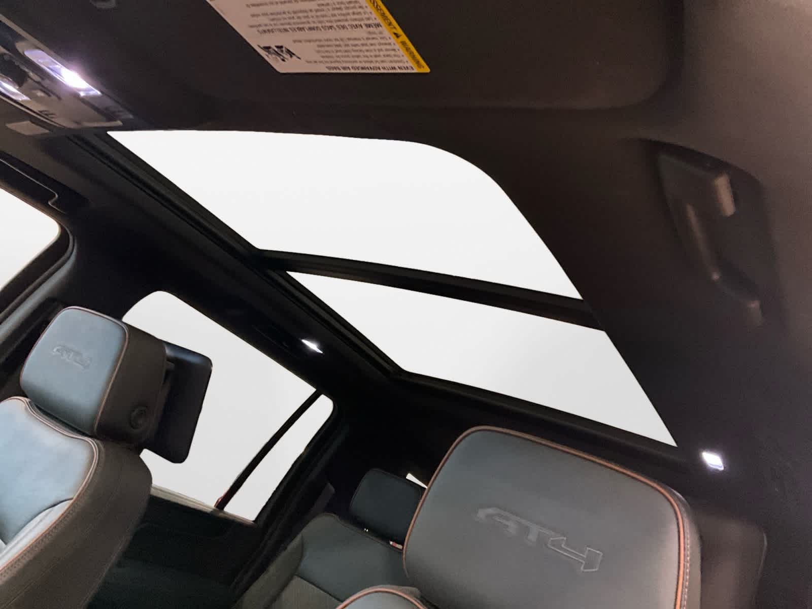 2025 GMC Yukon XL AT4