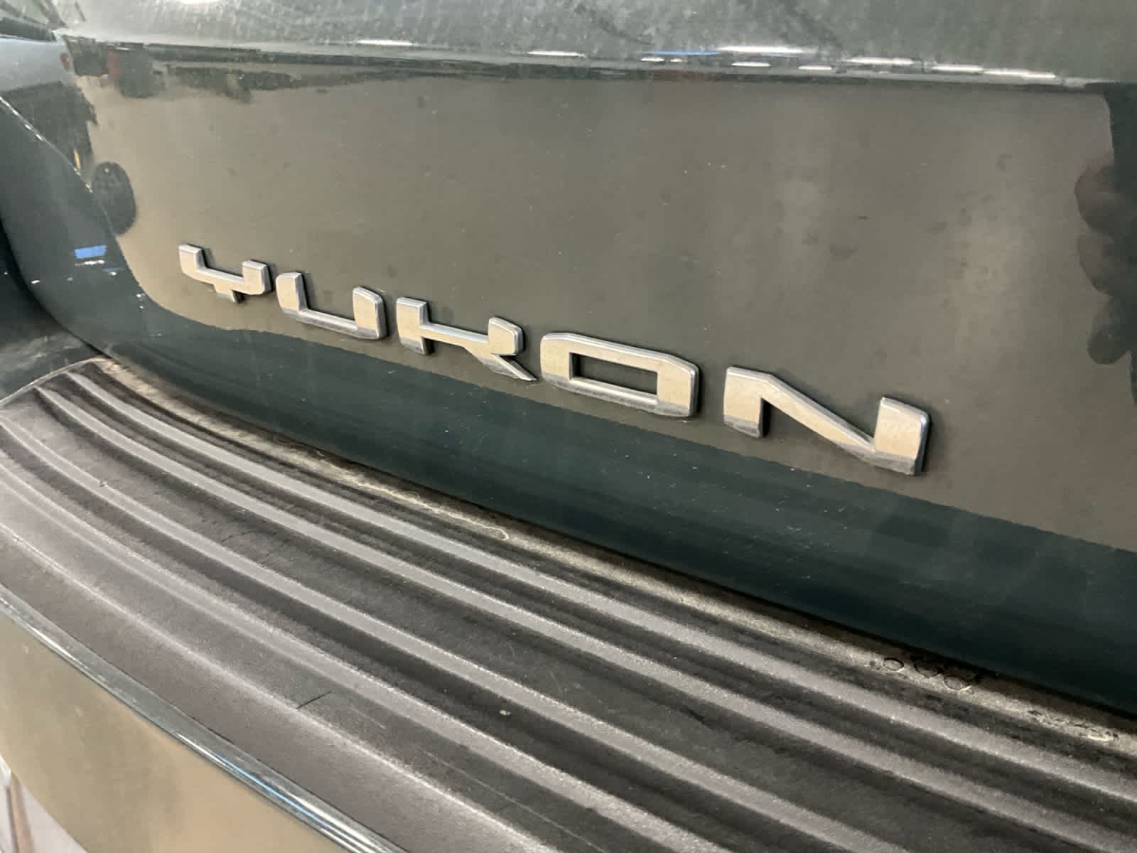 2025 GMC Yukon XL AT4