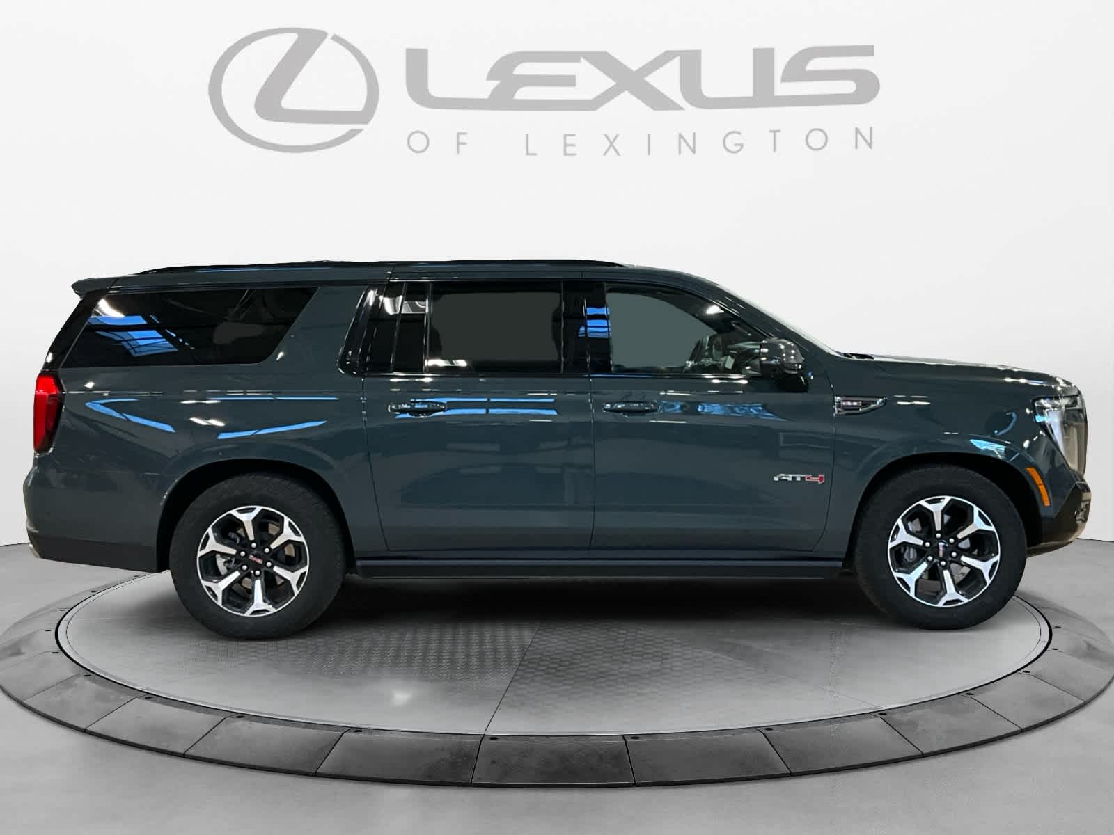 2025 GMC Yukon XL AT4