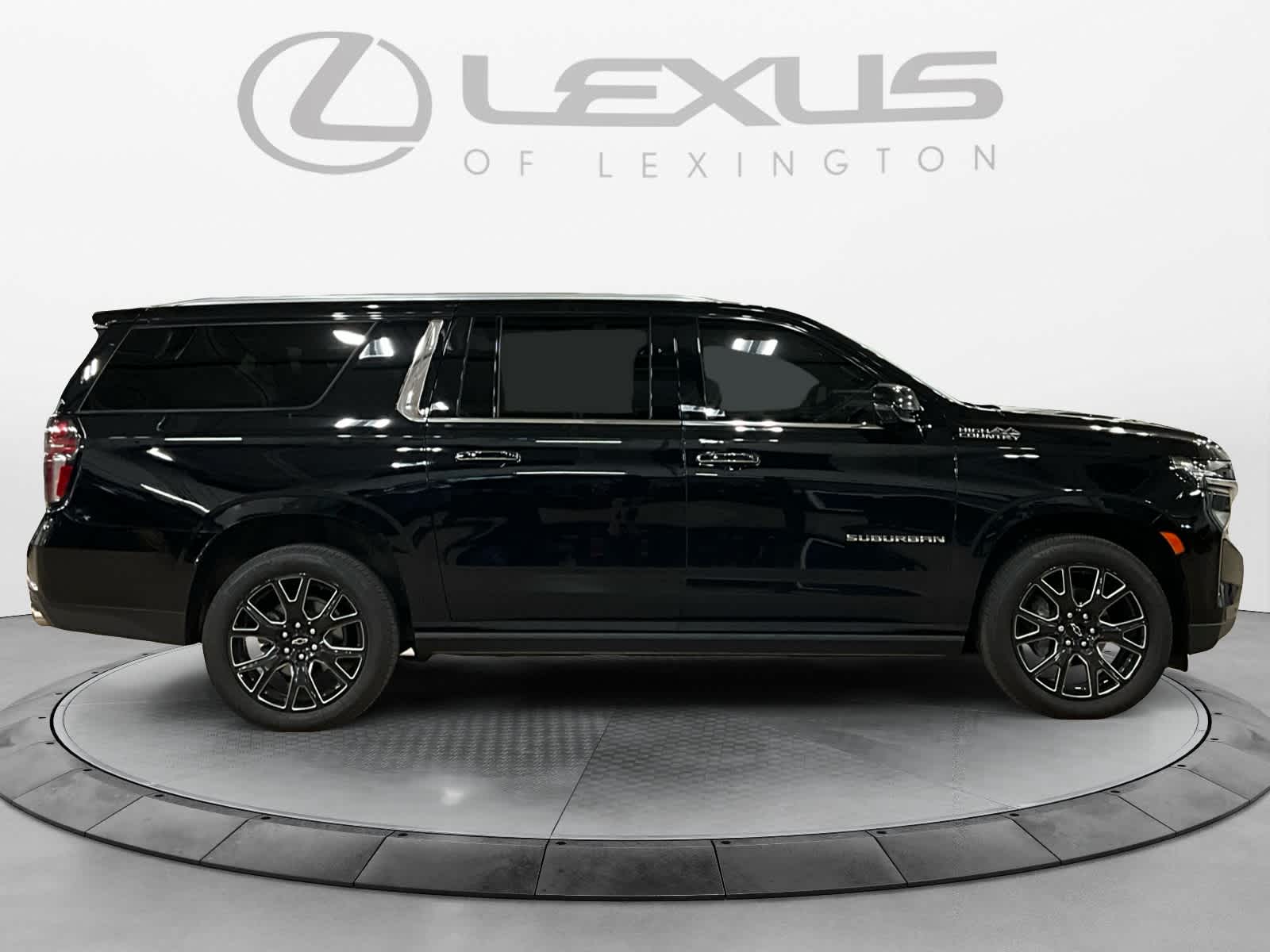2023 Chevrolet Suburban High Country