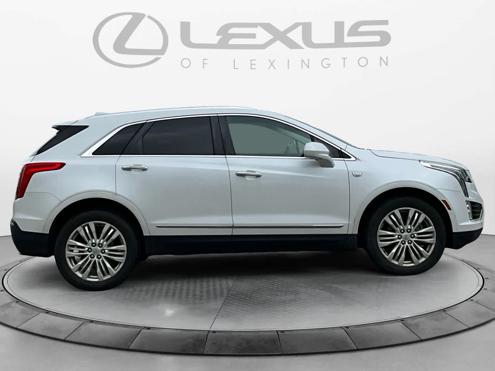 2017 Cadillac XT5 Premium Luxury FWD