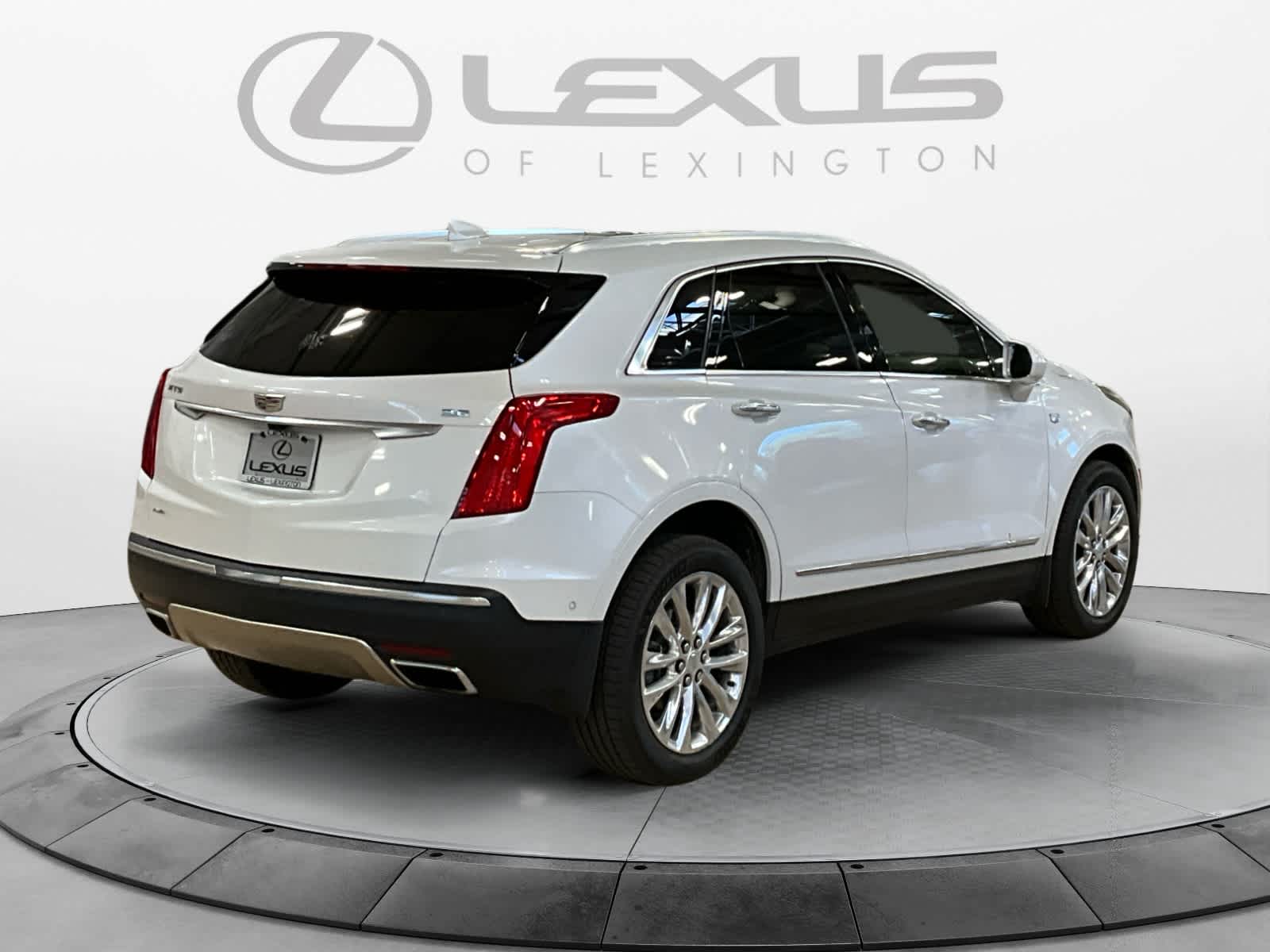 2017 Cadillac XT5 Platinum AWD