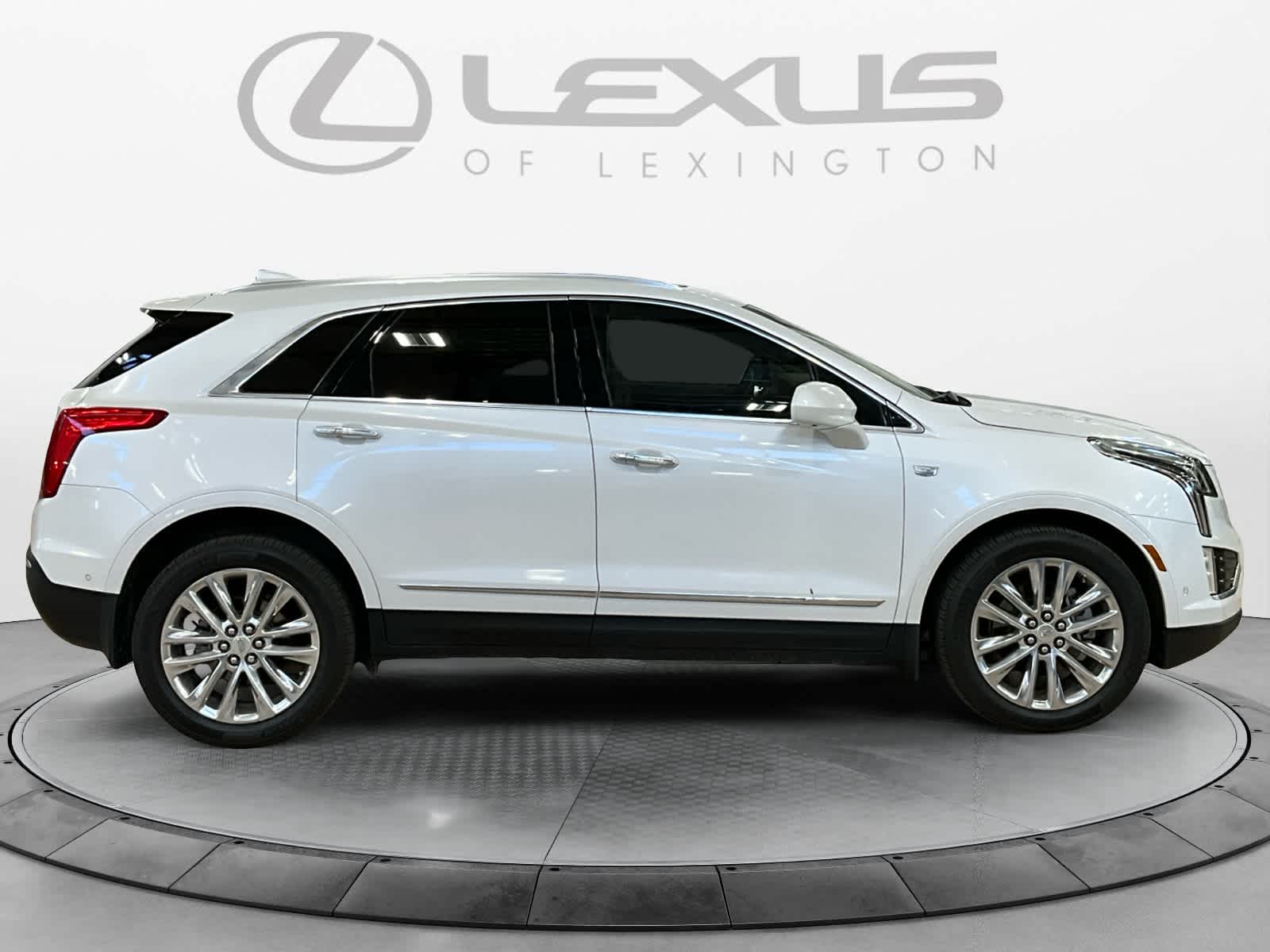 2017 Cadillac XT5 Platinum AWD