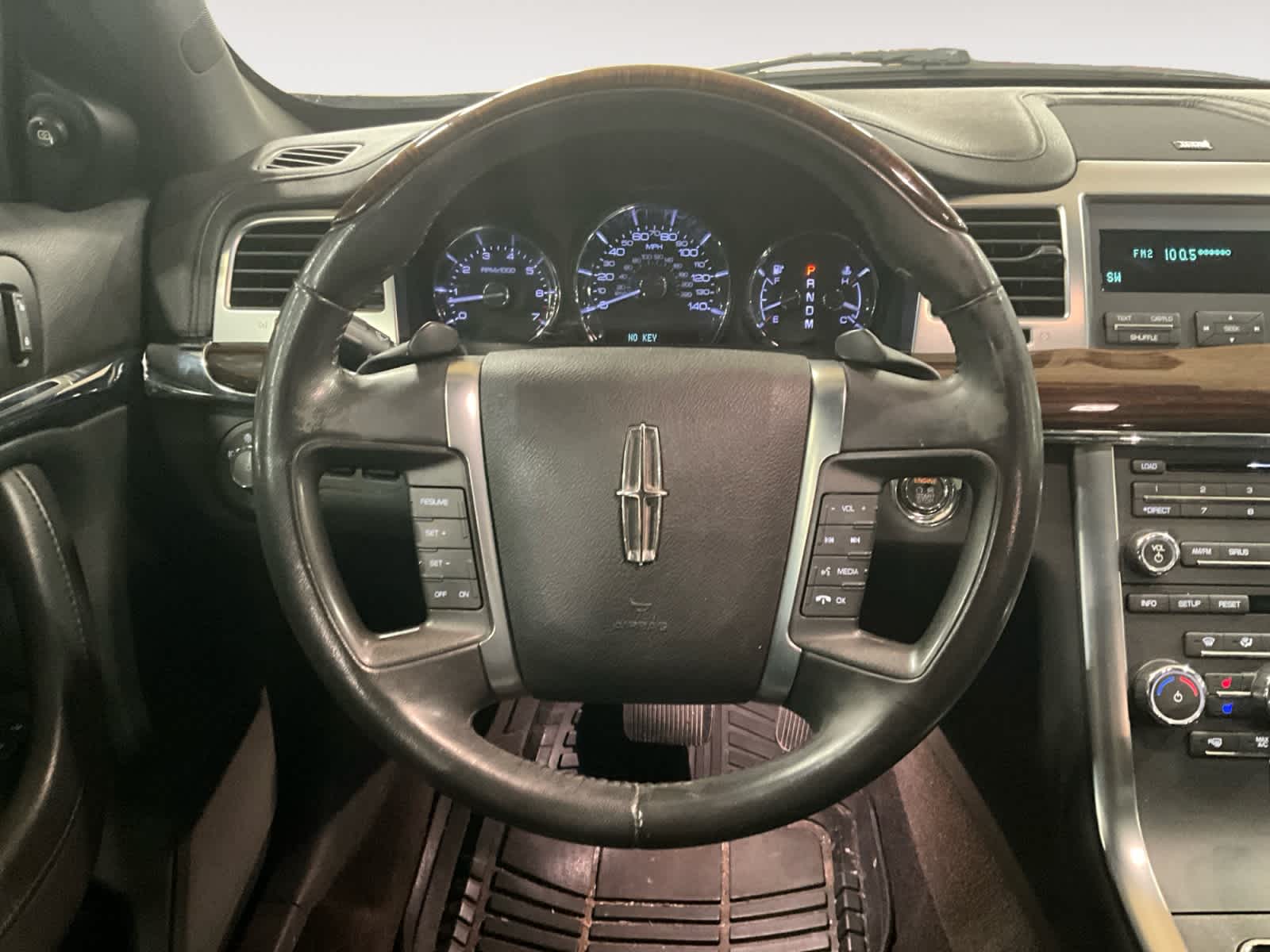 2011 Lincoln MKS 4dr Sdn 3.7L FWD