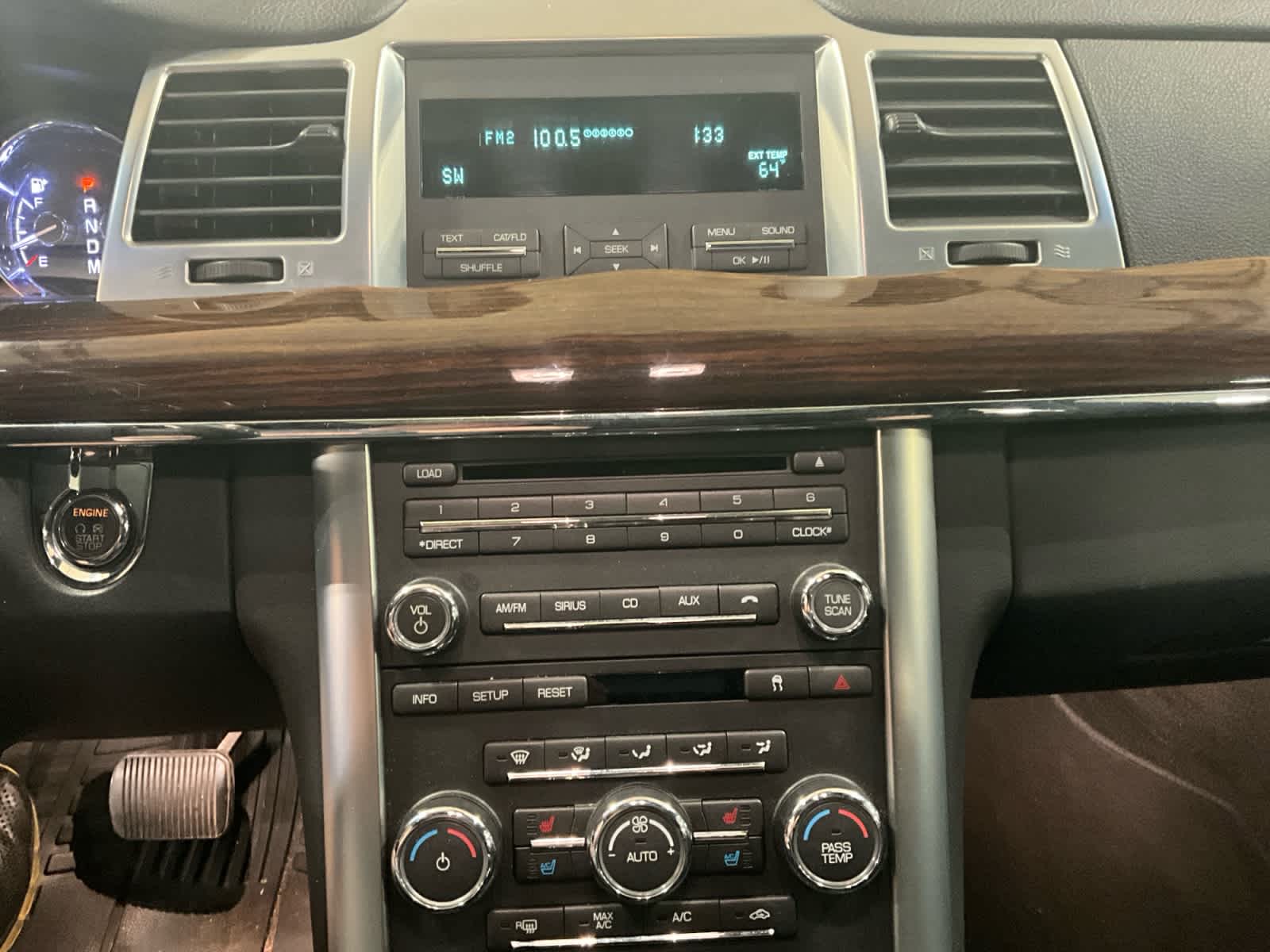 2011 Lincoln MKS 4dr Sdn 3.7L FWD