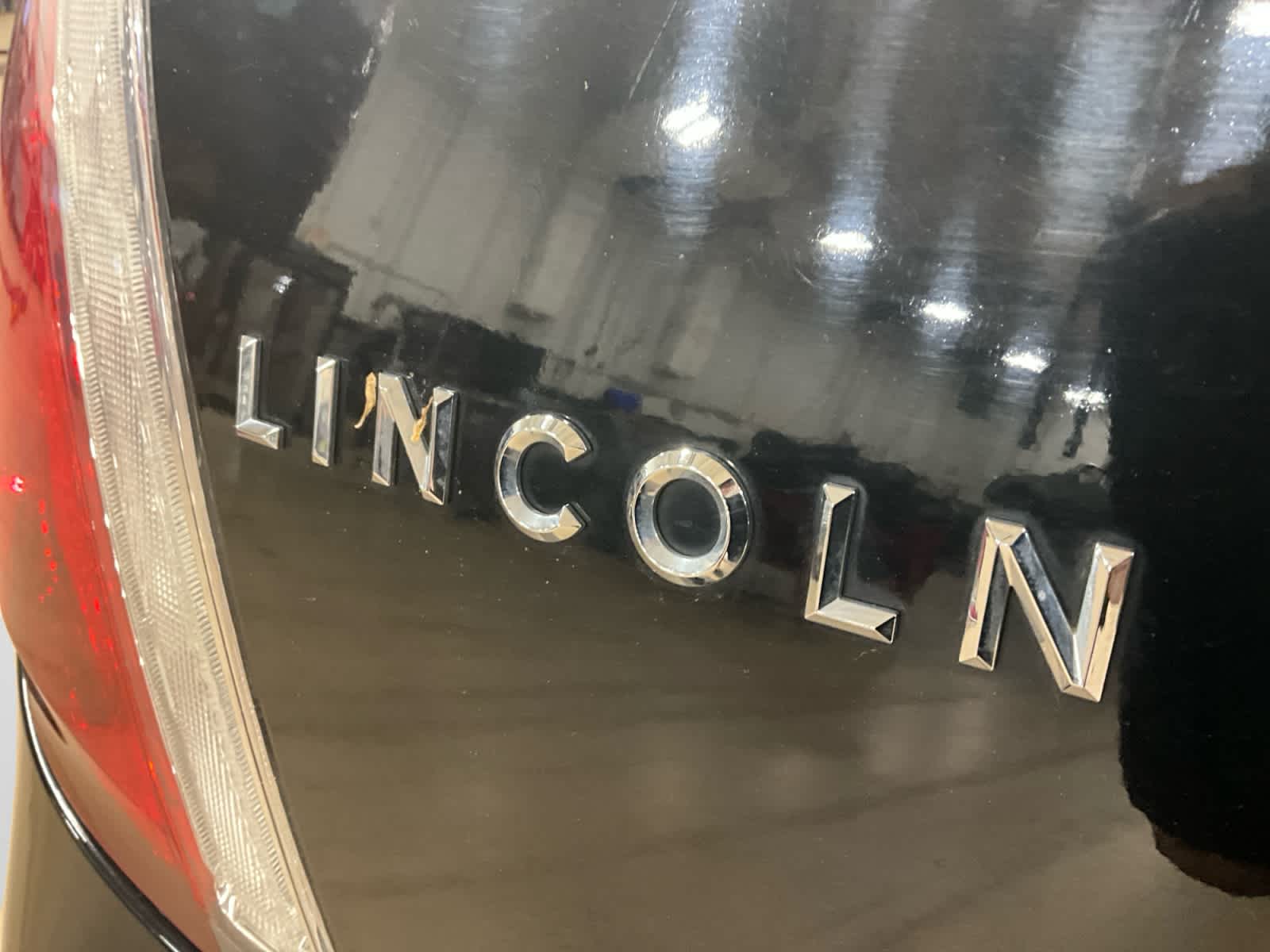 2011 Lincoln MKS 4dr Sdn 3.7L FWD