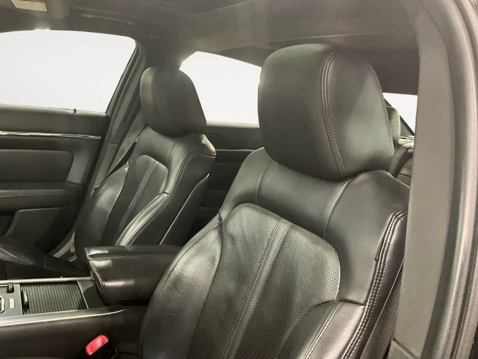 2011 Lincoln MKS 4dr Sdn 3.7L FWD