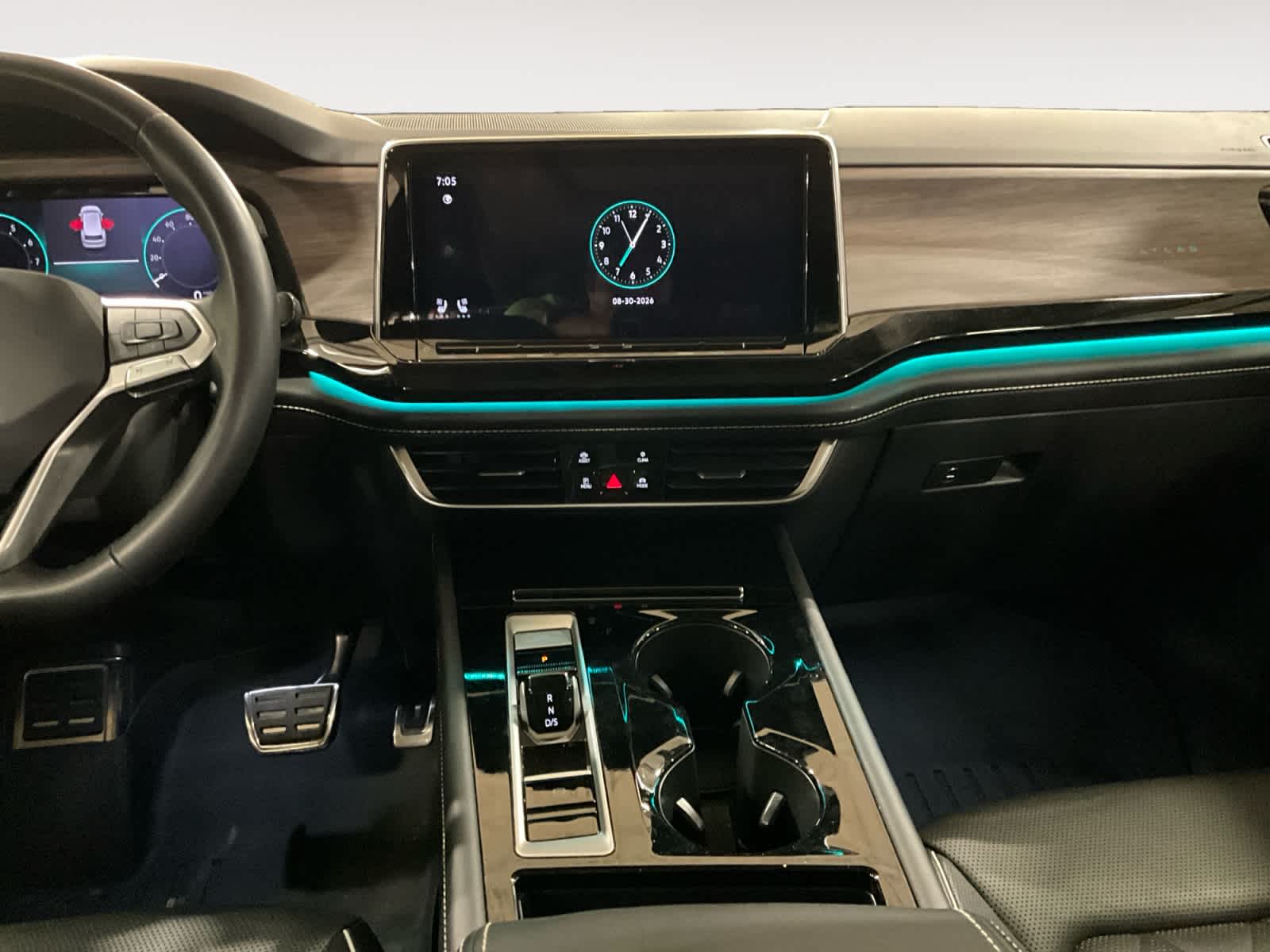 2024 Volkswagen Atlas 2.0T SEL Premium R-Line