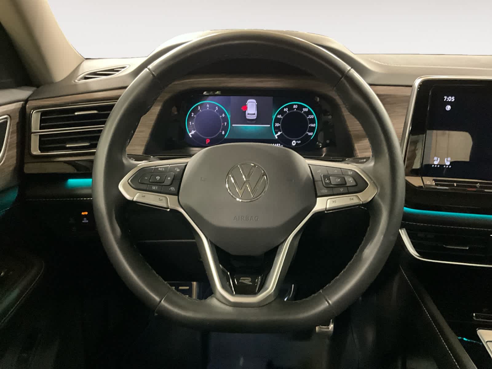 2024 Volkswagen Atlas 2.0T SEL Premium R-Line