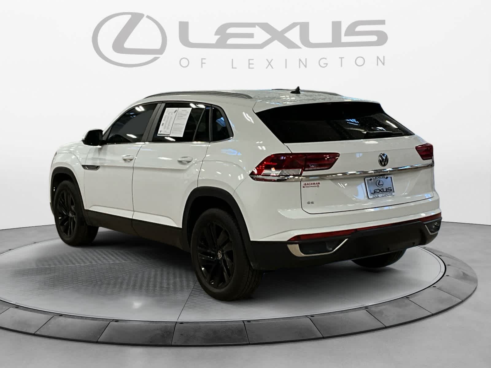 2022 Volkswagen Atlas Cross Sport 2.0T SE w/Technology