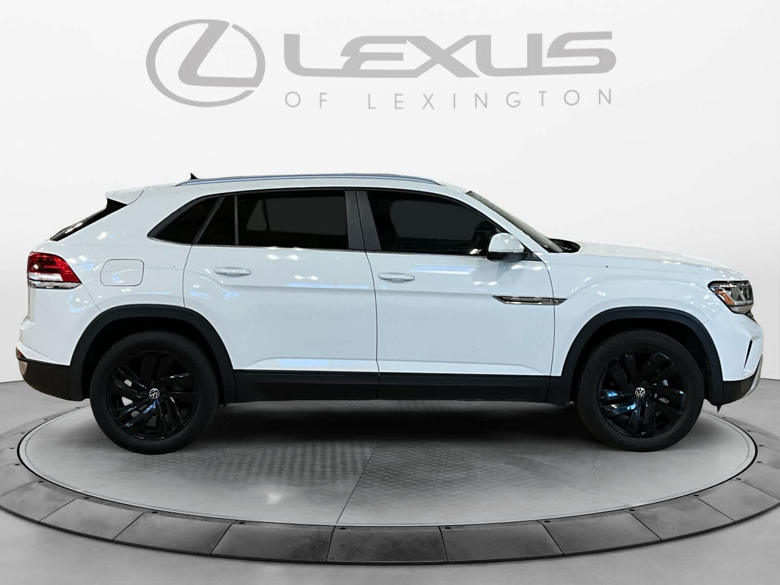 2022 Volkswagen Atlas Cross Sport 2.0T SE w/Technology