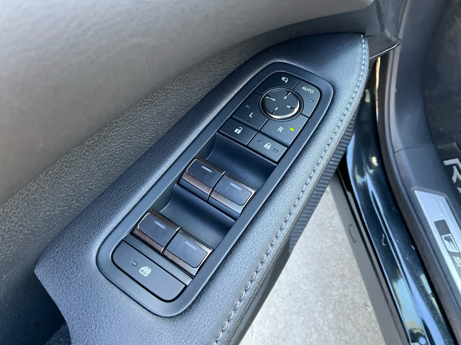 2023 Lexus RX F SPORT Handling