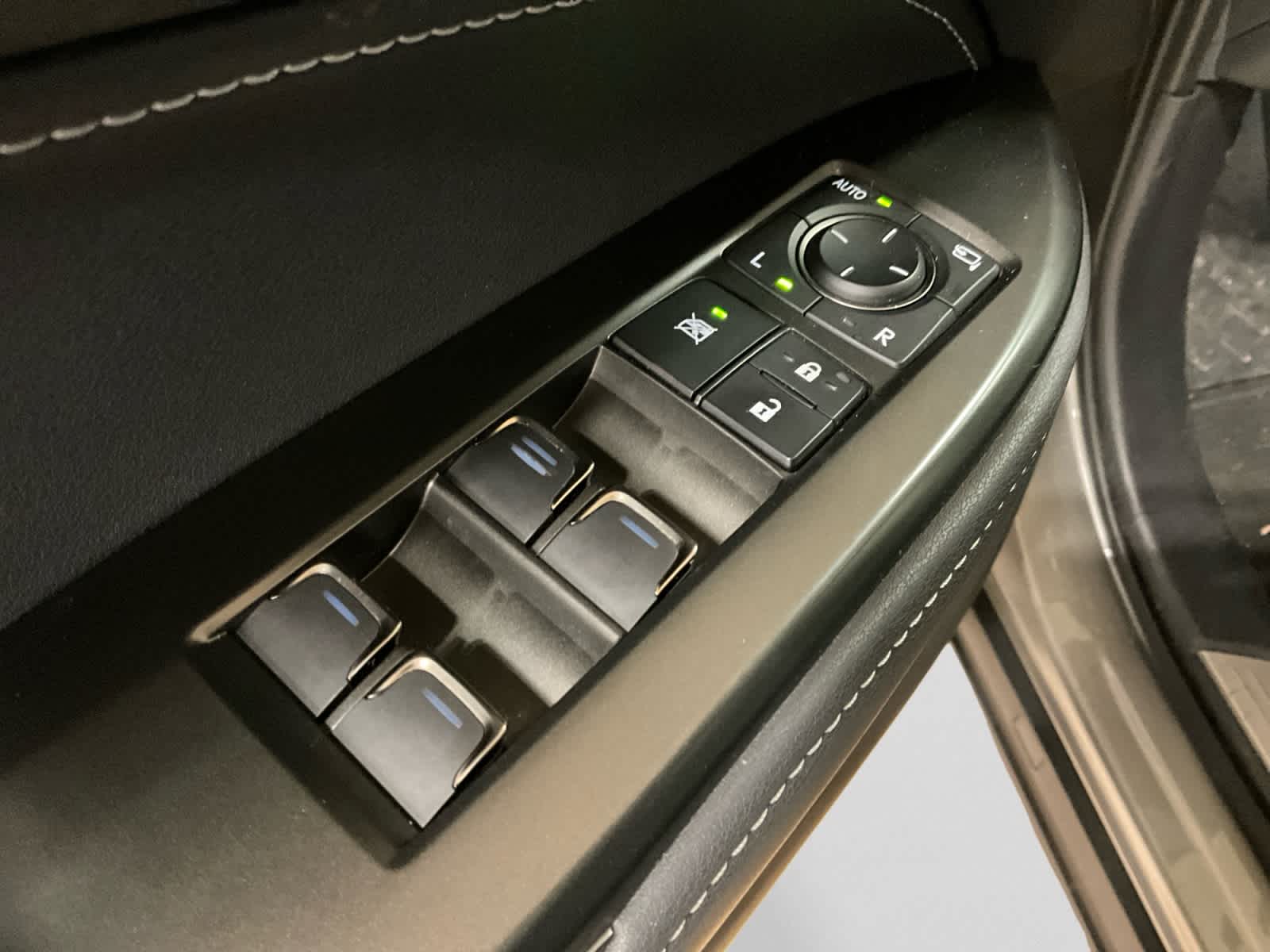2025 Lexus NX 350h Luxury