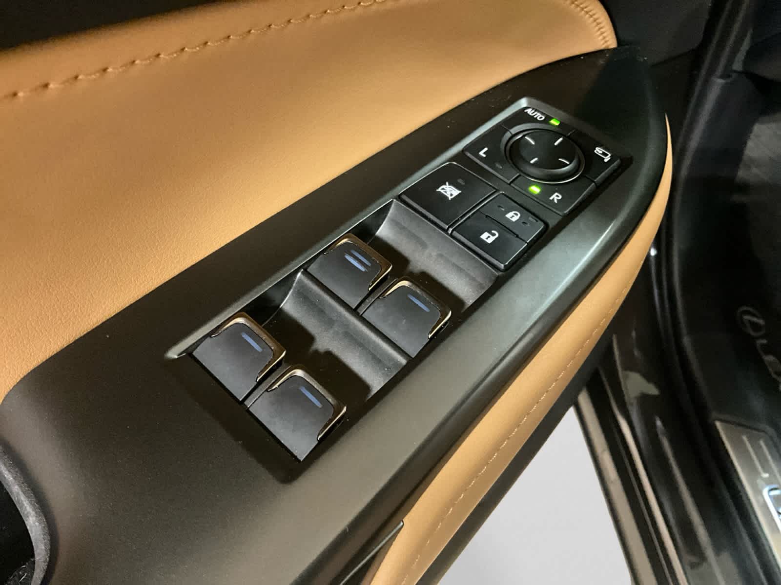2025 Lexus NX 350h Luxury