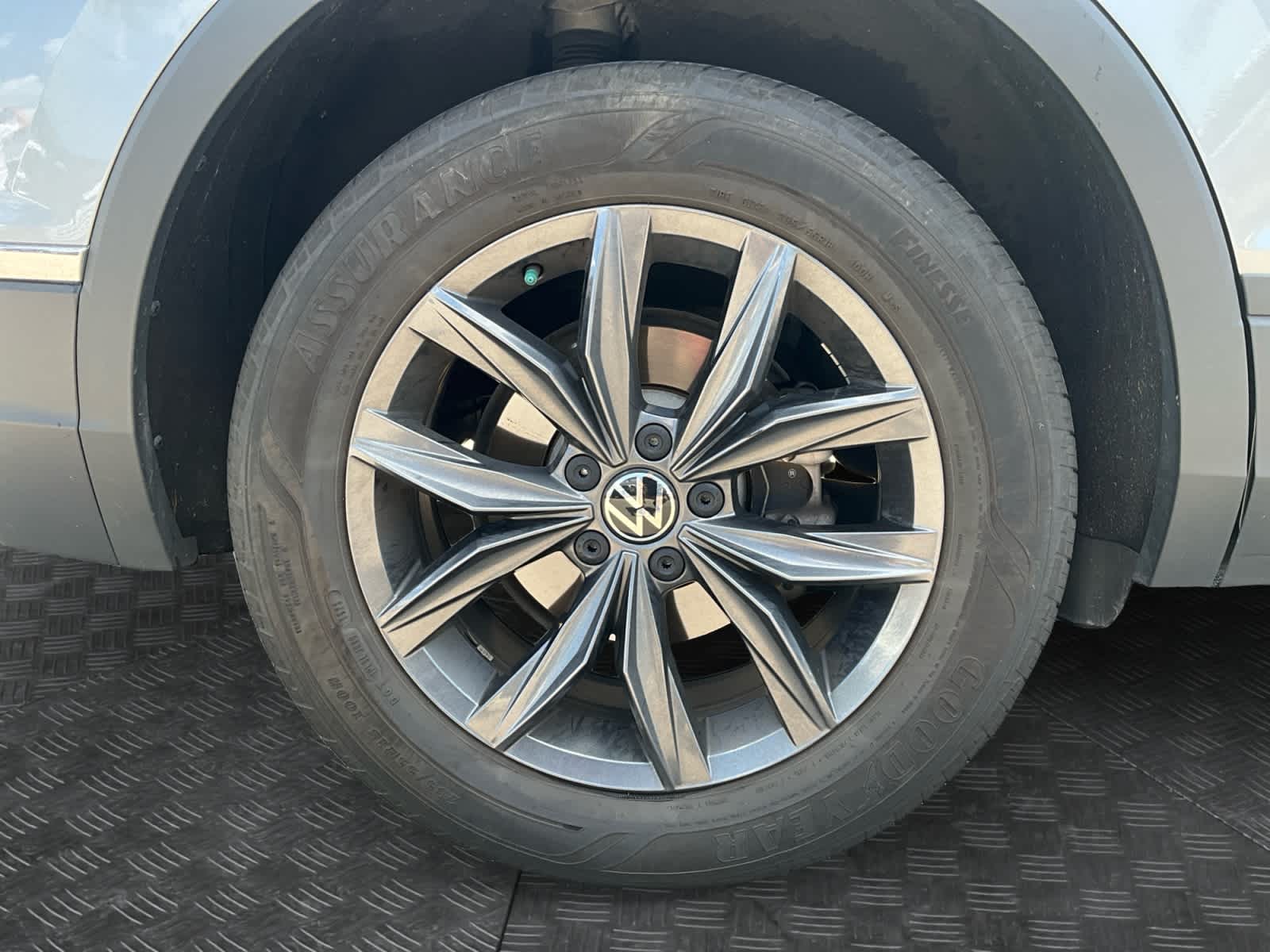 2023 Volkswagen Tiguan SE