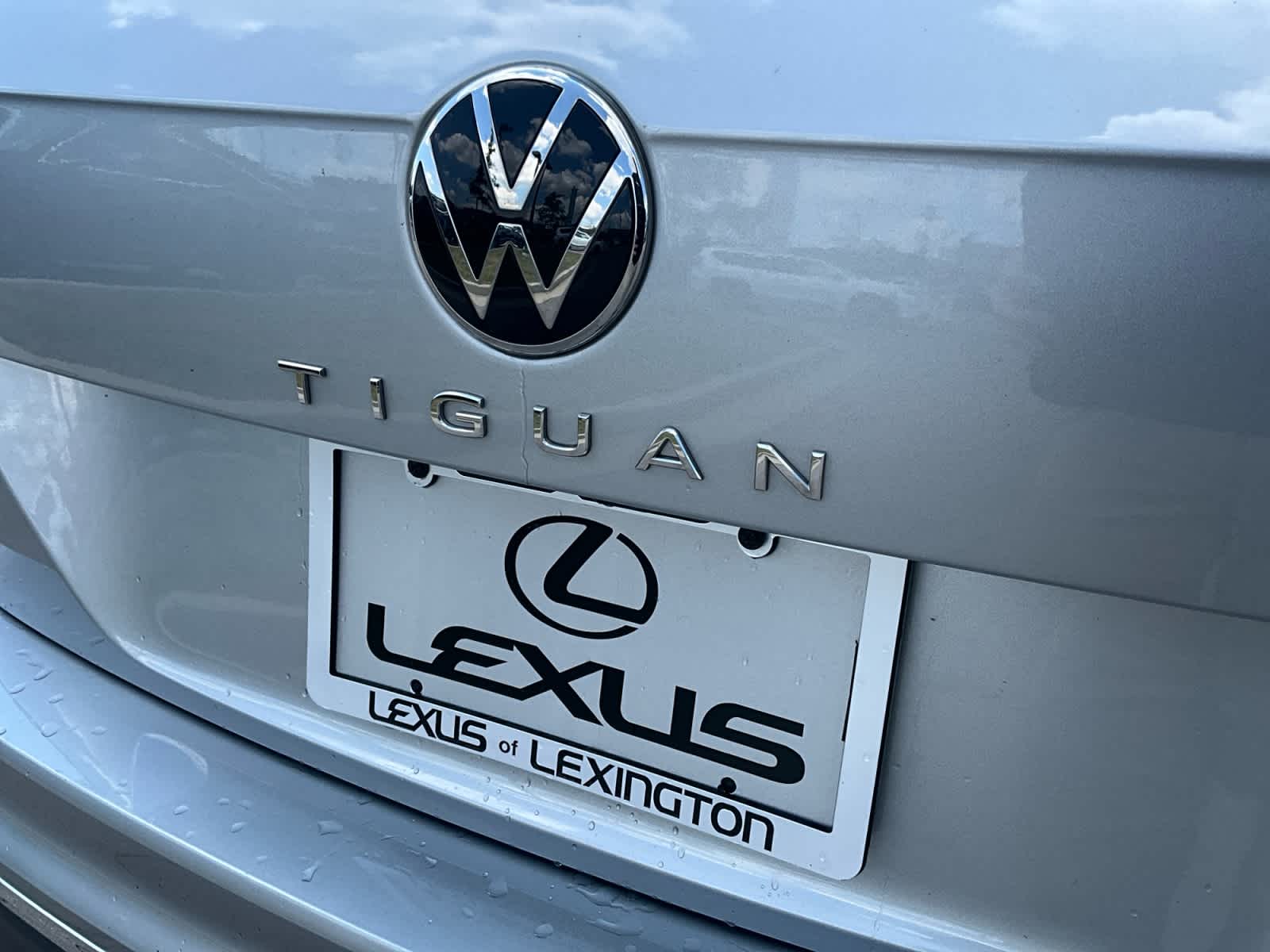 2023 Volkswagen Tiguan SE