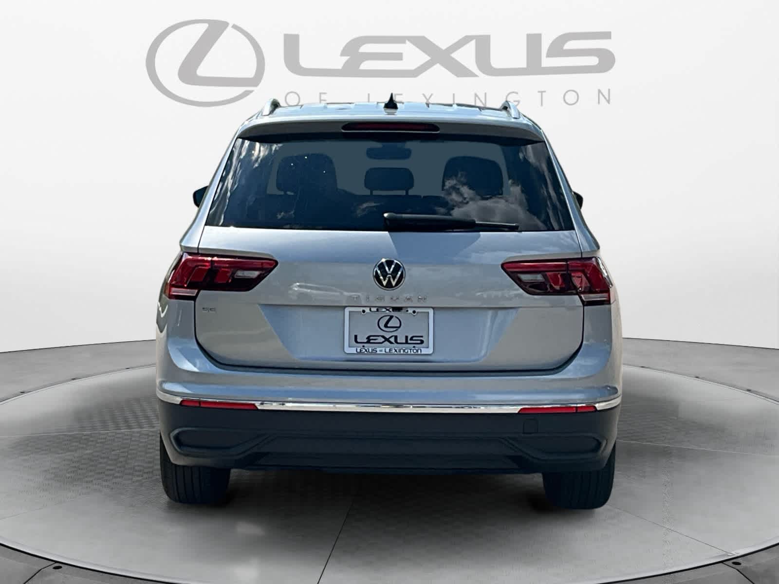 2023 Volkswagen Tiguan SE