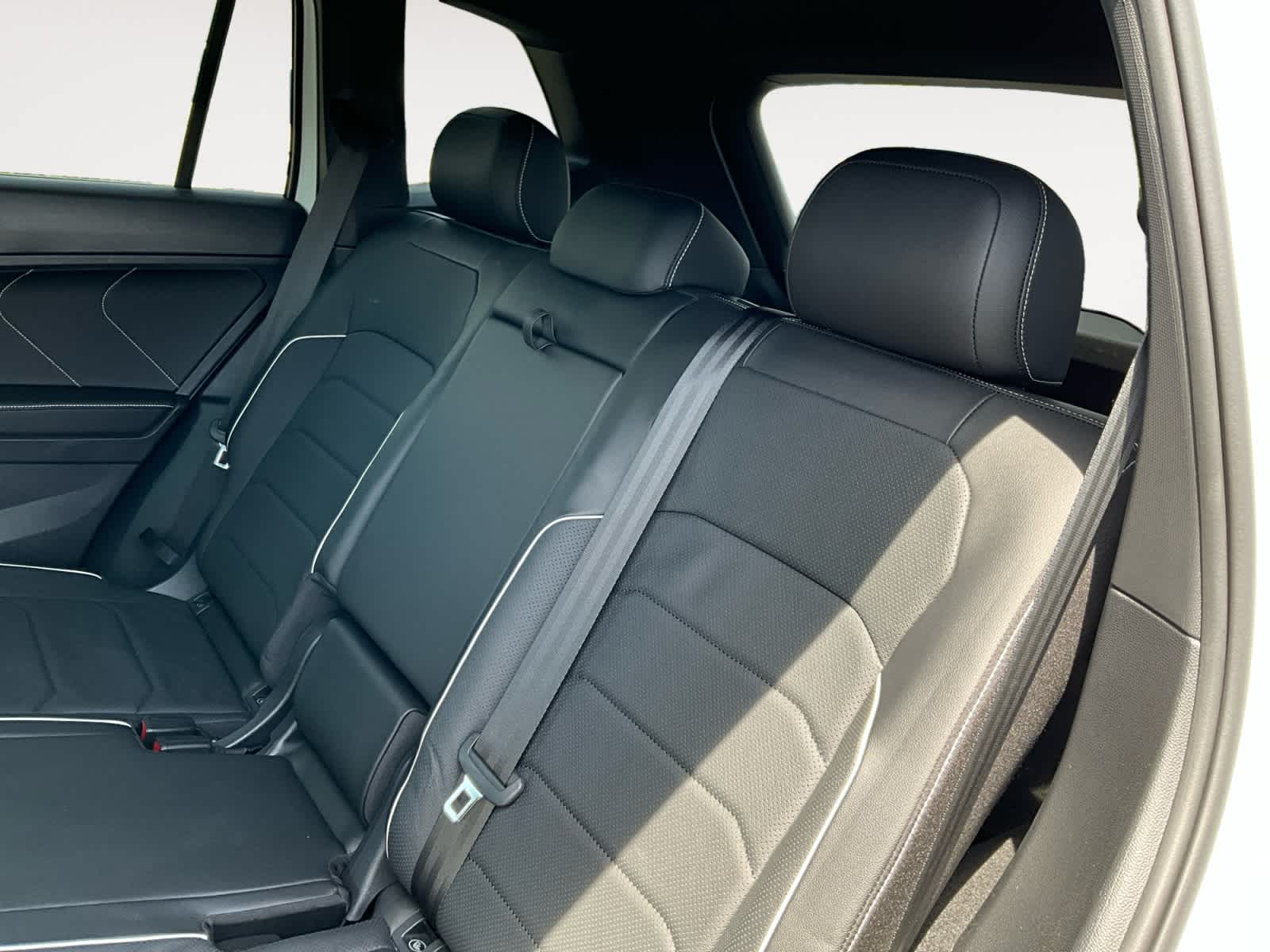 2022 Volkswagen Tiguan SEL R-Line