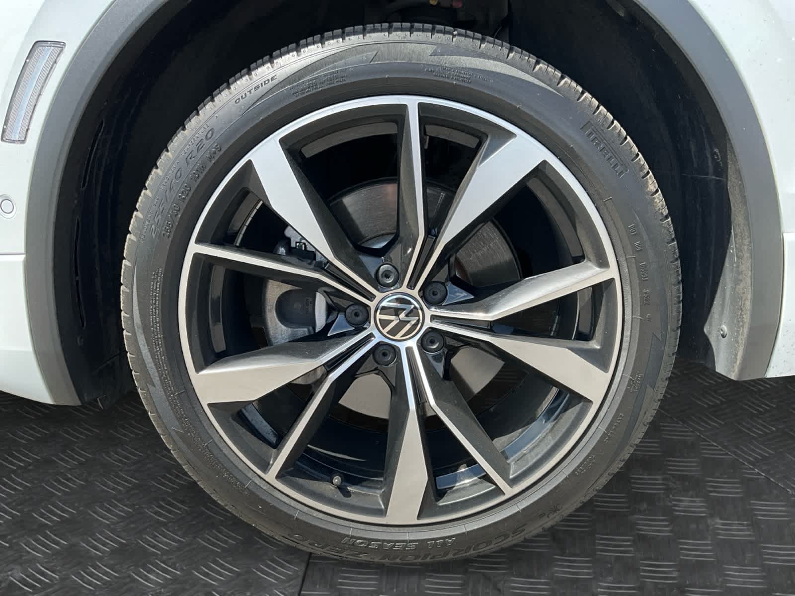 2022 Volkswagen Tiguan SEL R-Line