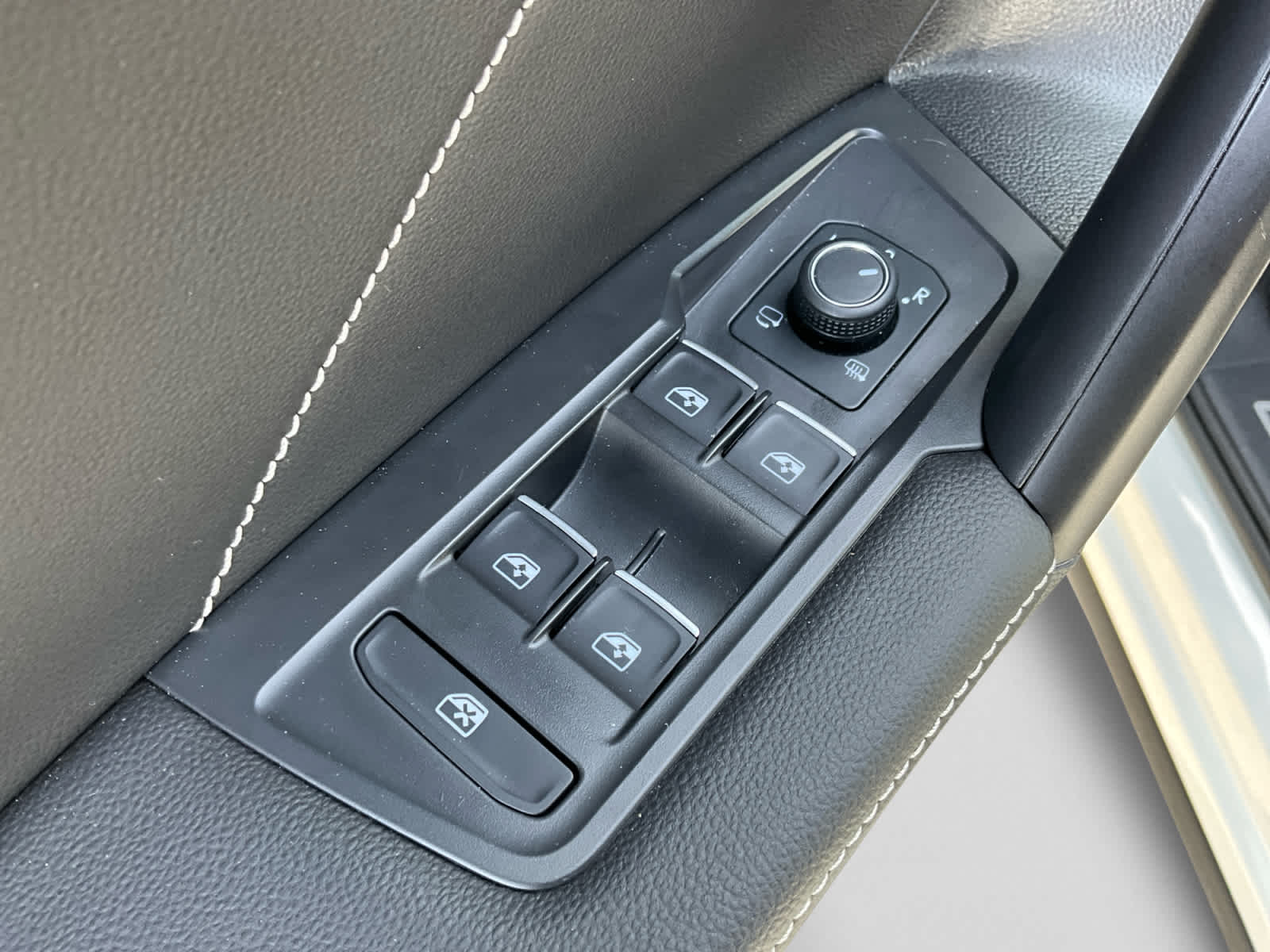 2022 Volkswagen Tiguan SEL R-Line