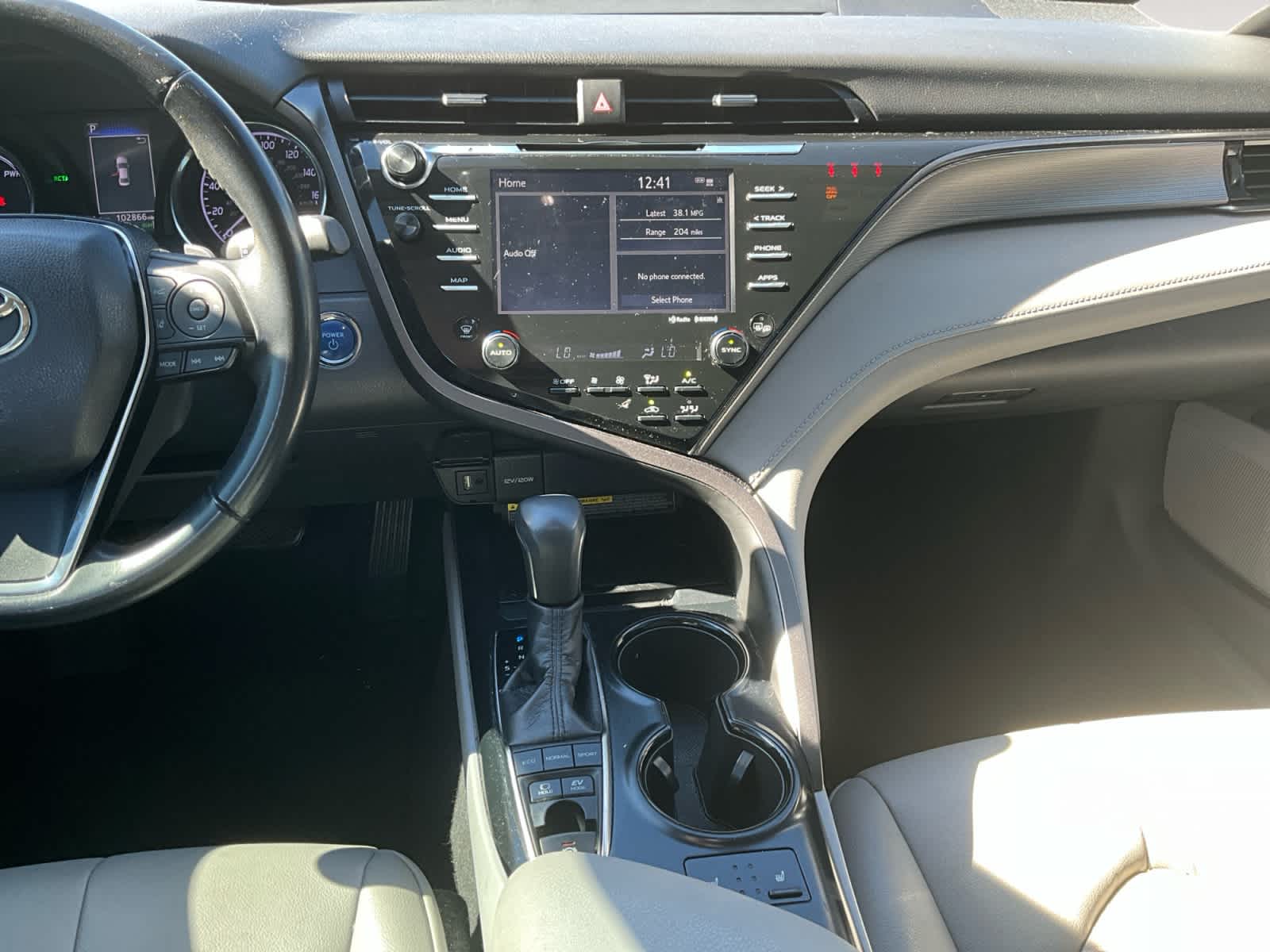 2019 Toyota Camry Hybrid SE