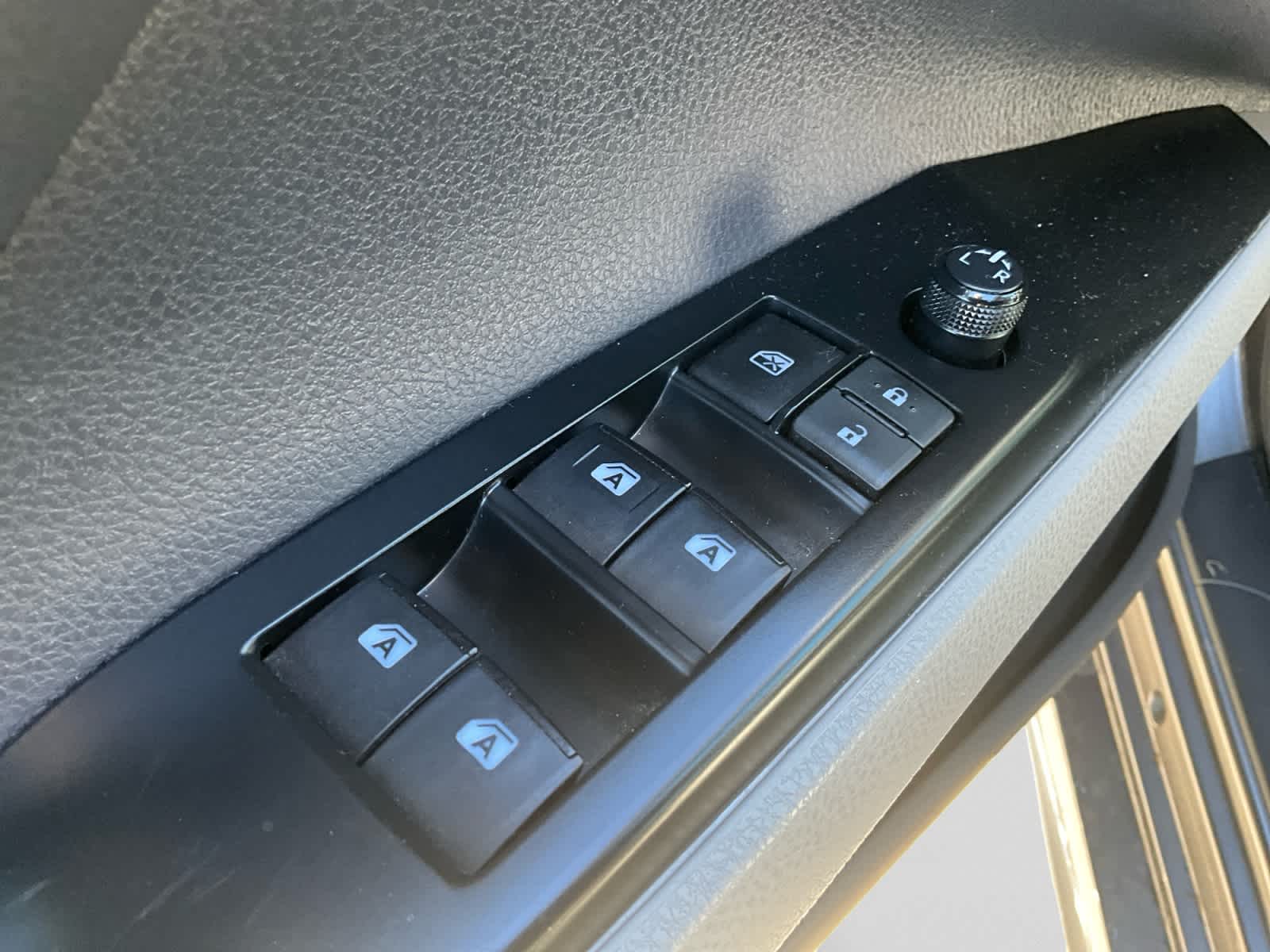 2019 Toyota Camry Hybrid SE