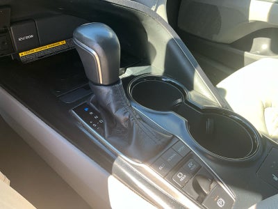 2019 Toyota Camry Hybrid SE