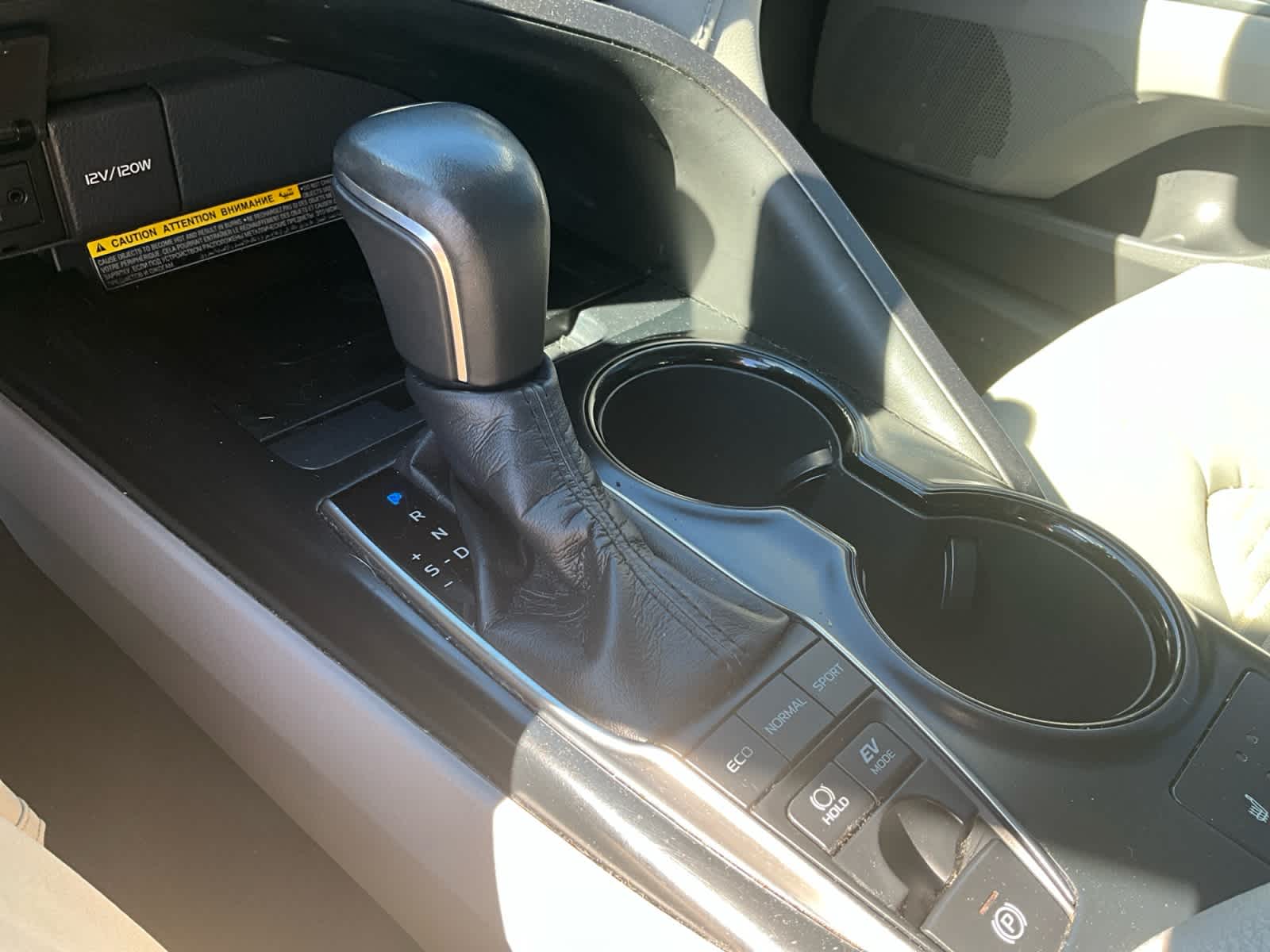 2019 Toyota Camry Hybrid SE