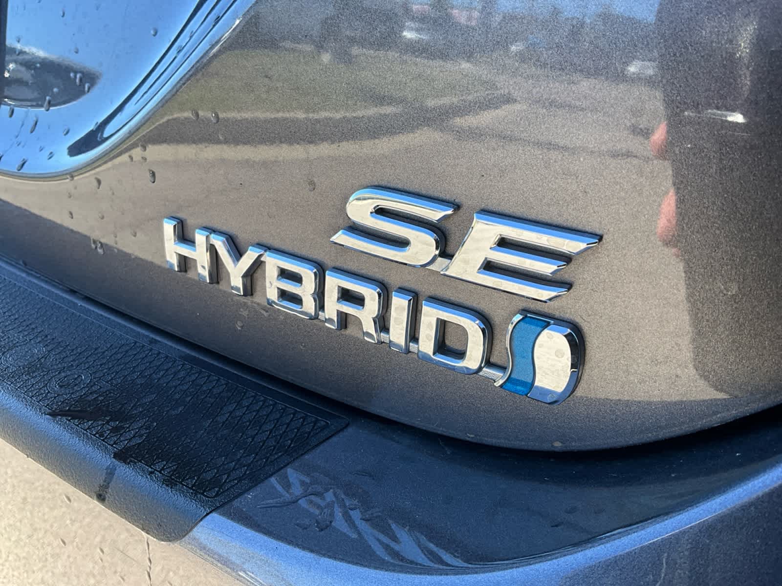2019 Toyota Camry Hybrid SE