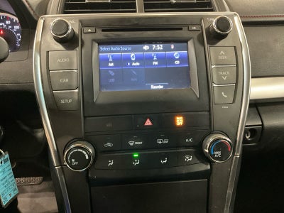 2016 Toyota Camry SE