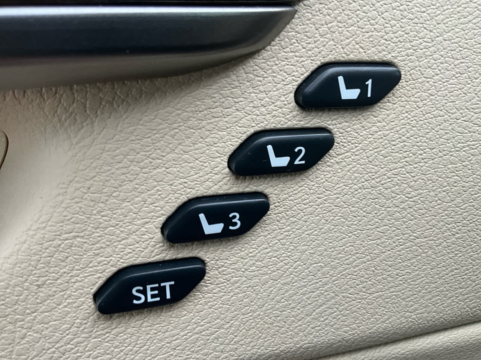 2016 Lexus ES 350 4dr Sdn