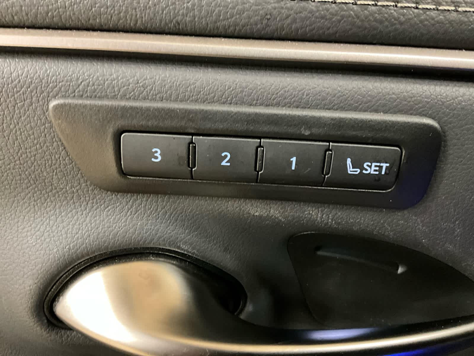 2025 Lexus ES 300h F SPORT Design