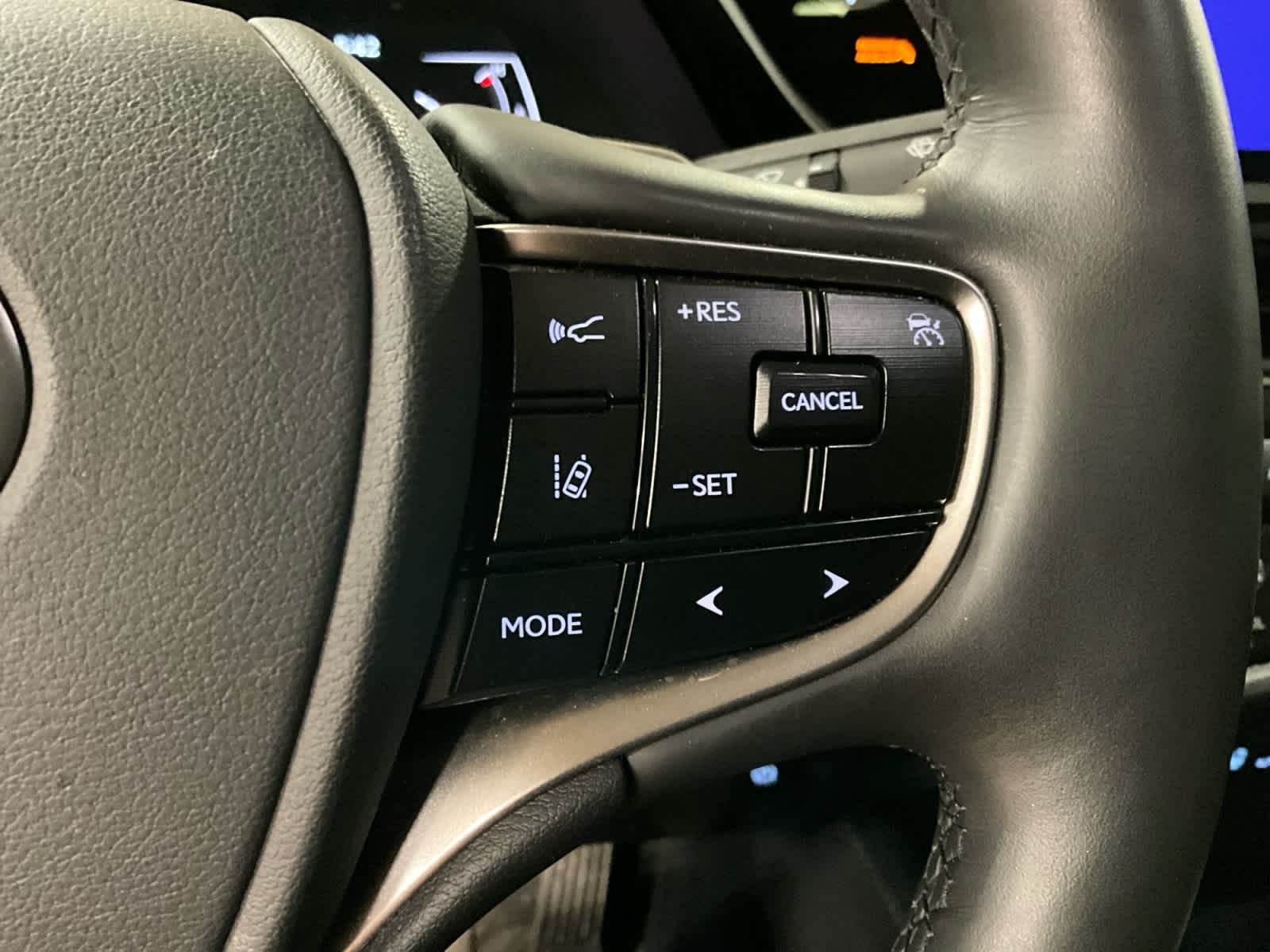 2025 Lexus ES 300h F SPORT Design