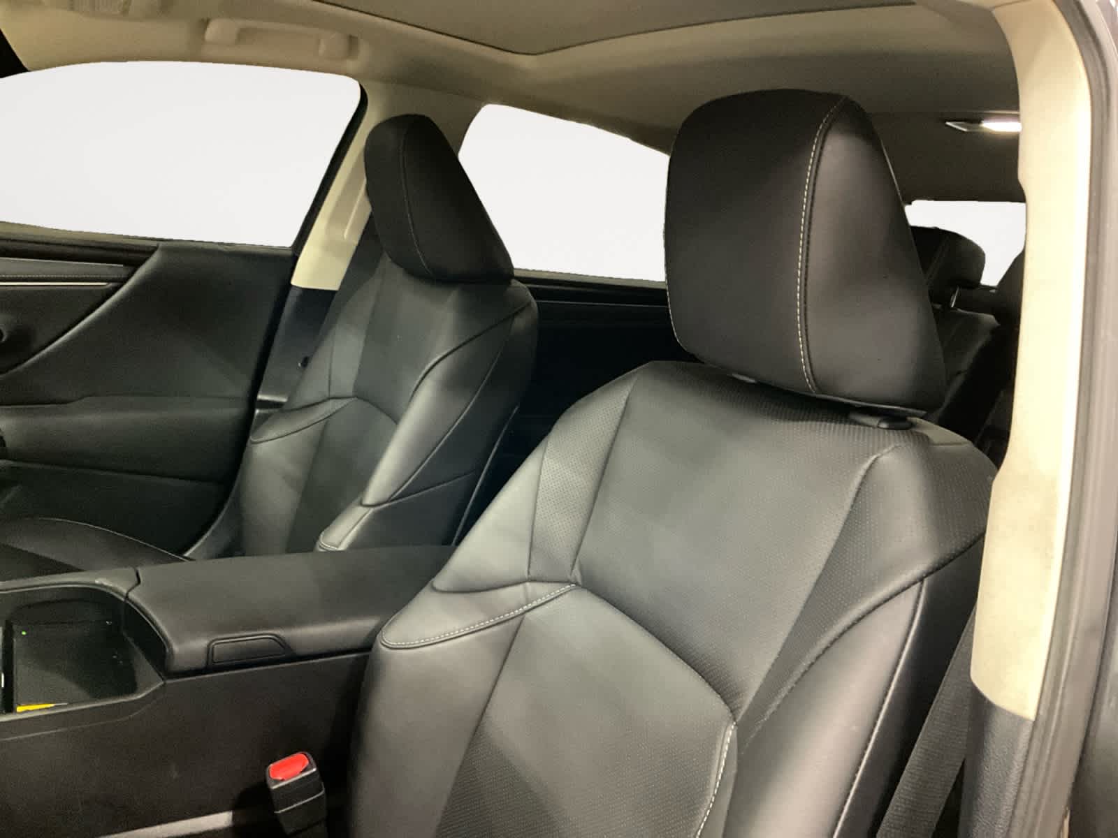 2025 Lexus ES 300h F SPORT Design