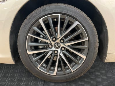 2025 Lexus ES 300h ES 300h