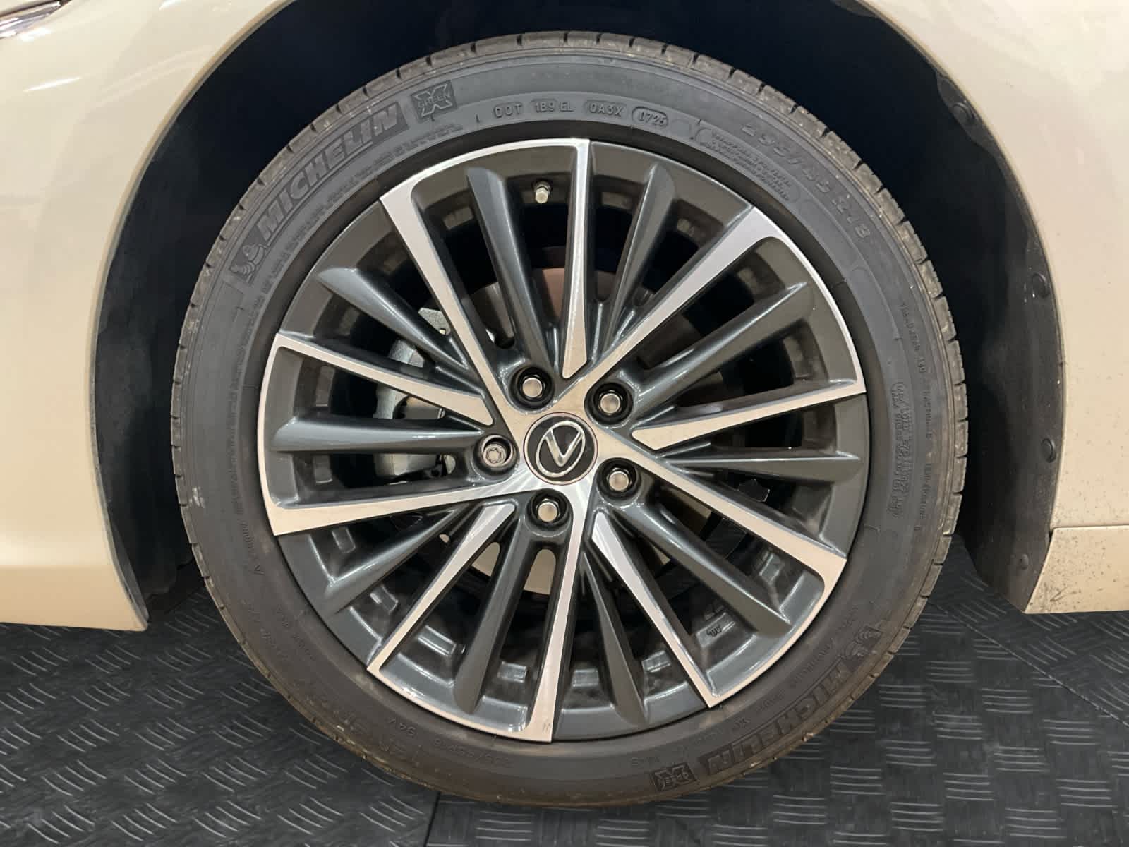 2025 Lexus ES 300h ES 300h