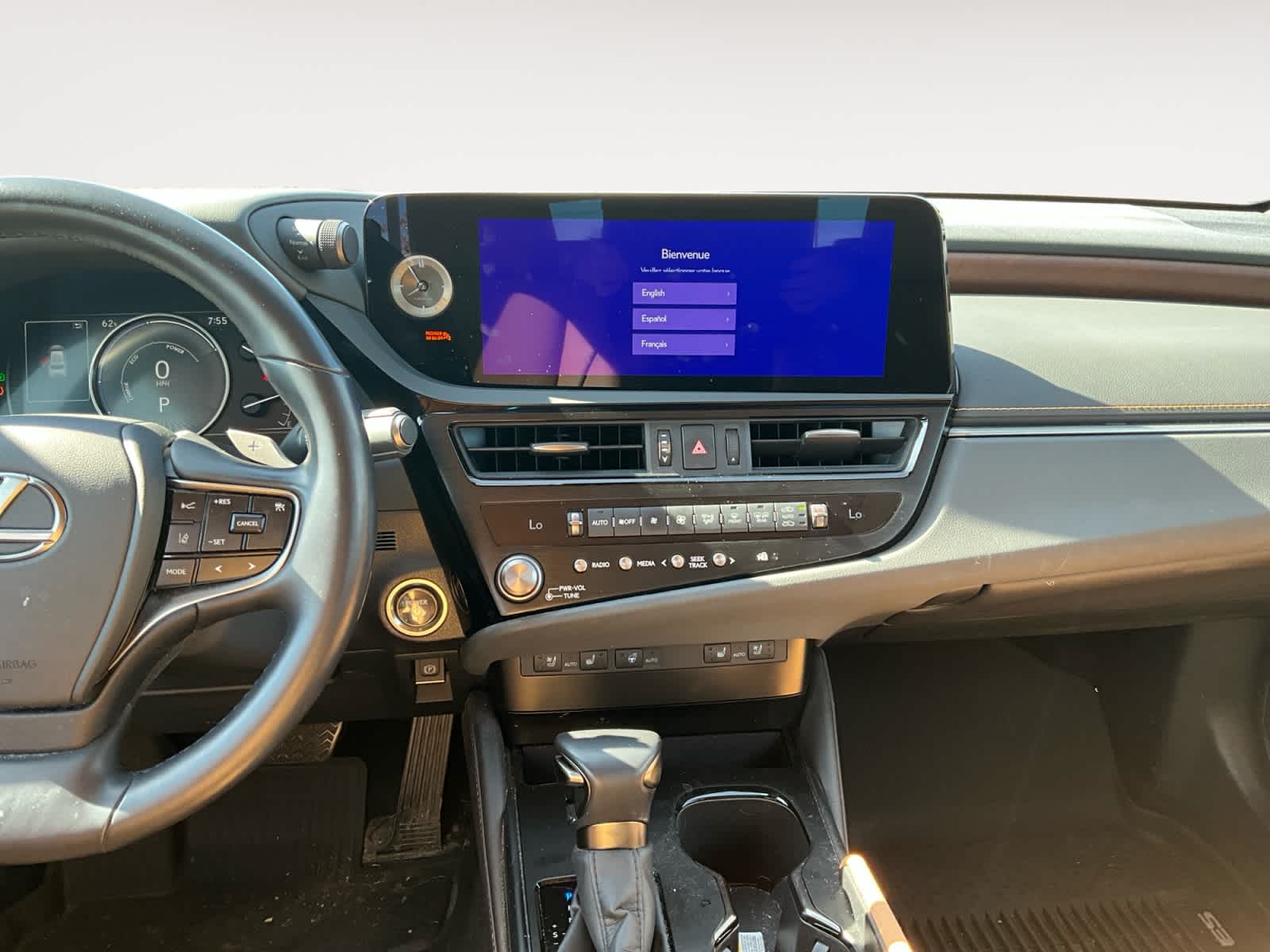 2025 Lexus ES 300h F SPORT Design