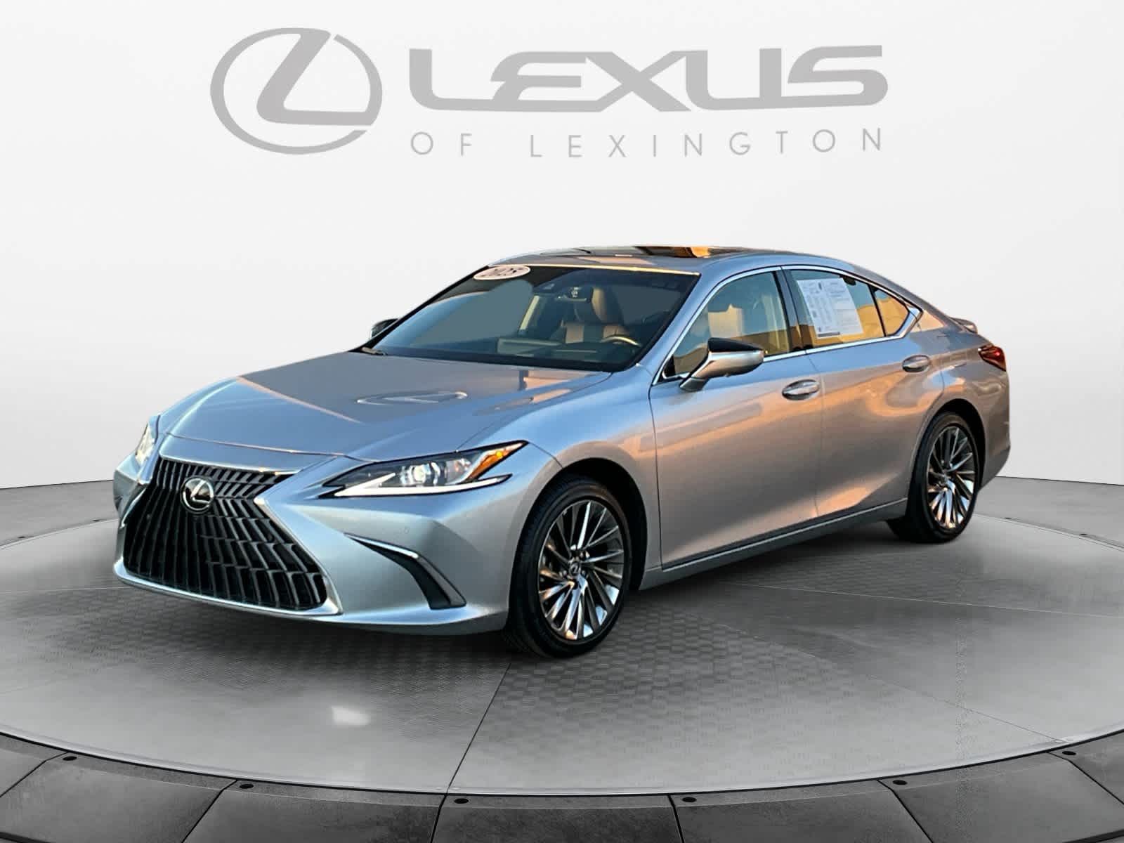2025 Lexus ES 300h Luxury