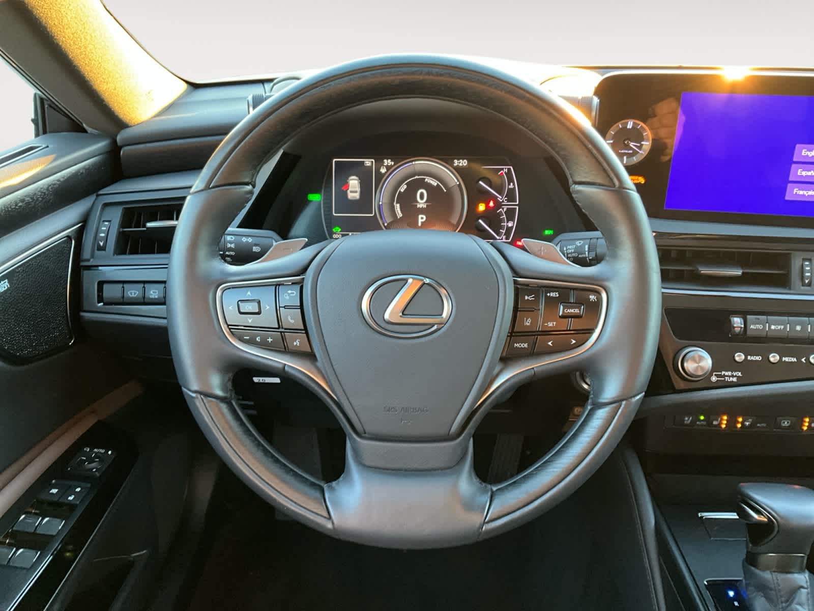 2025 Lexus ES 300h Luxury