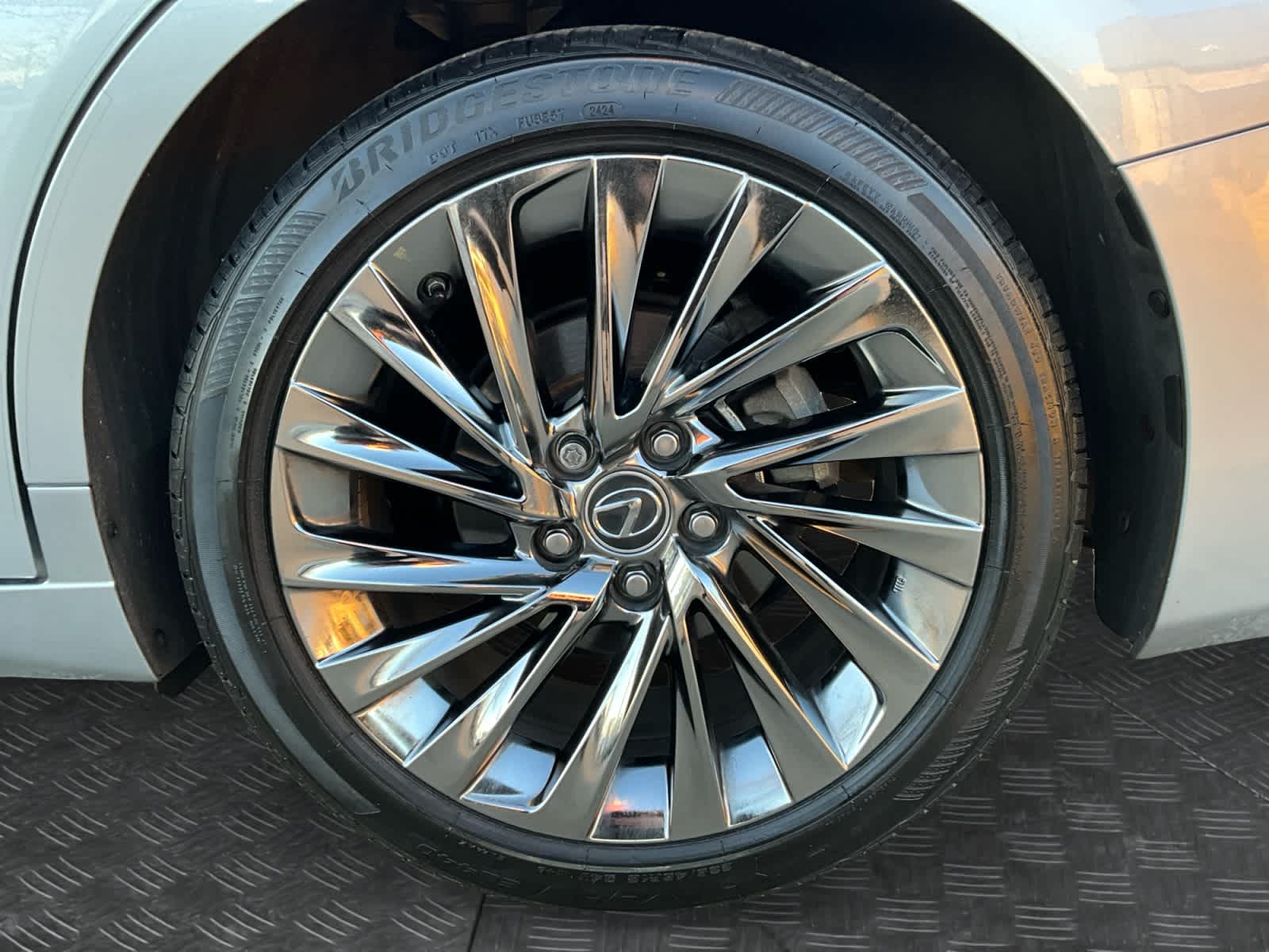 2025 Lexus ES 300h Luxury