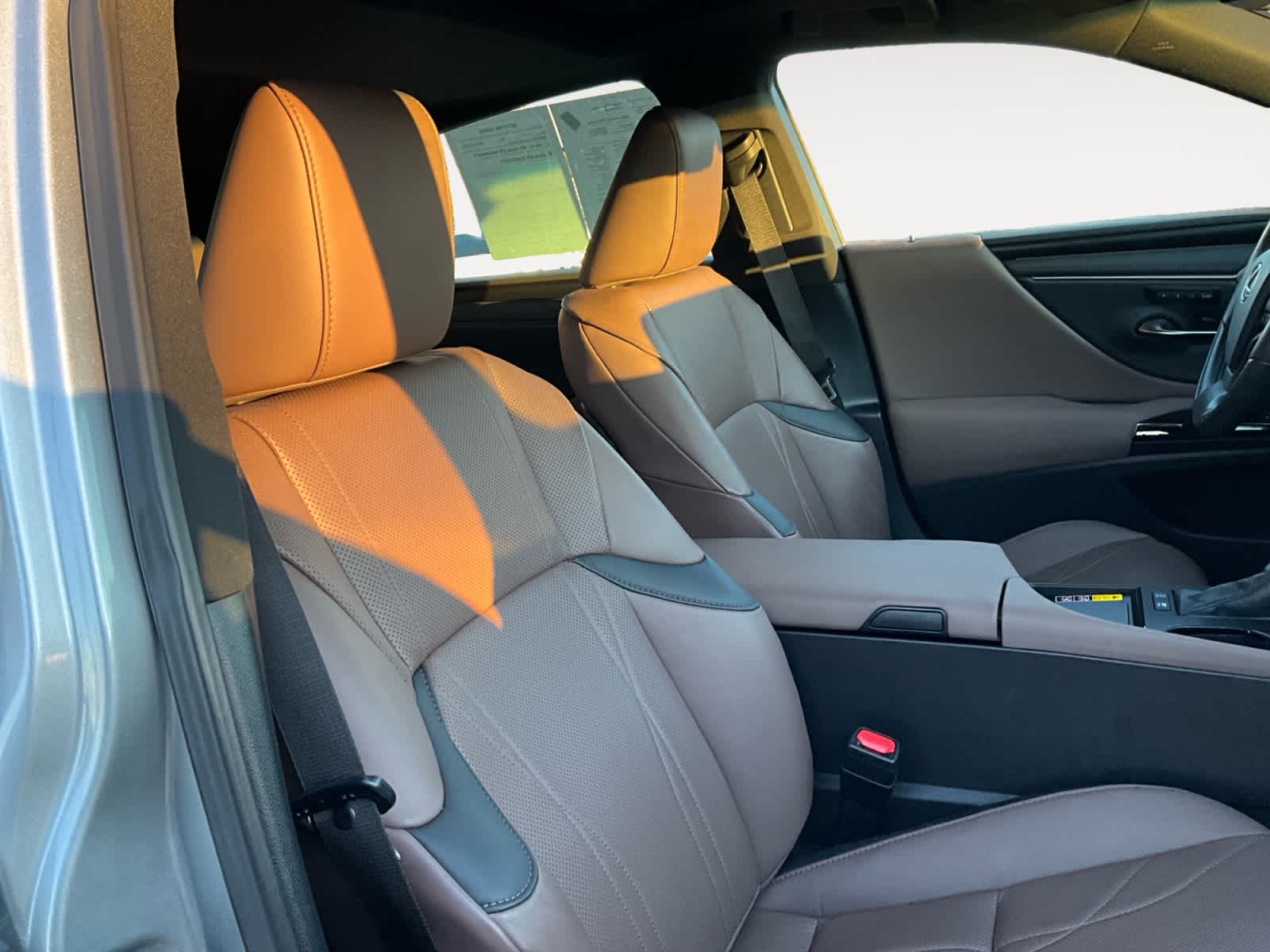 2025 Lexus ES 300h Luxury