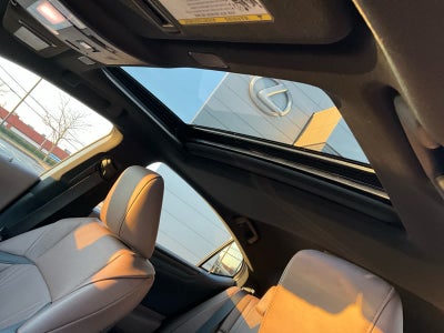 2025 Lexus ES 300h Luxury