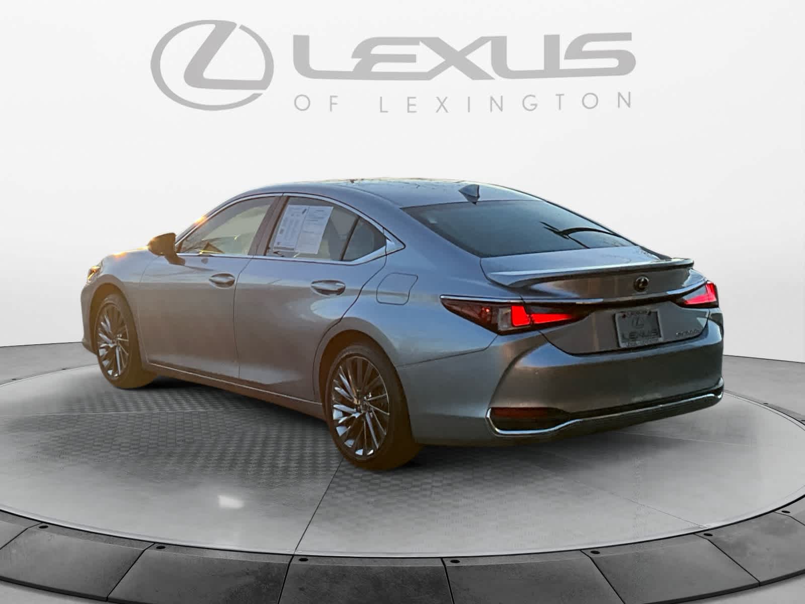 2025 Lexus ES 300h Luxury