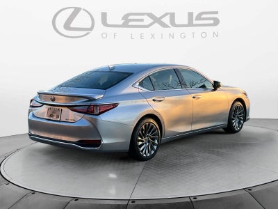 2025 Lexus ES 300h Luxury