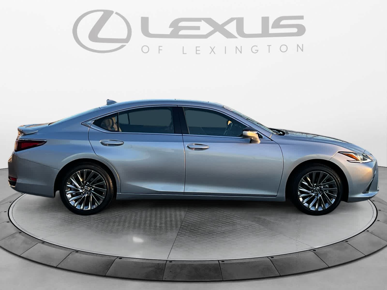 2025 Lexus ES 300h Luxury